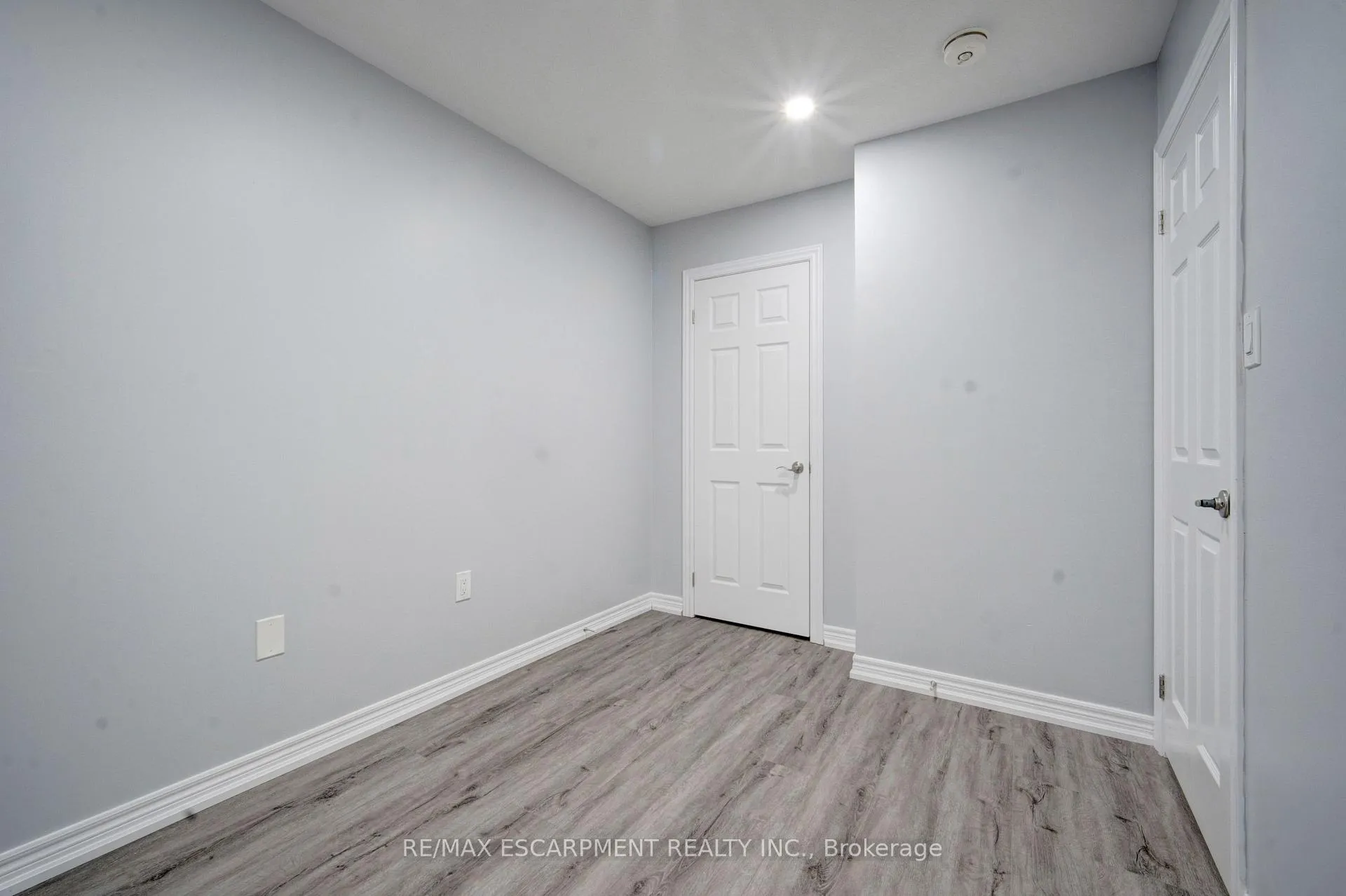Photo 30 of 404 Linden Drive, Cambridge, Preston Heights — HOMEH
