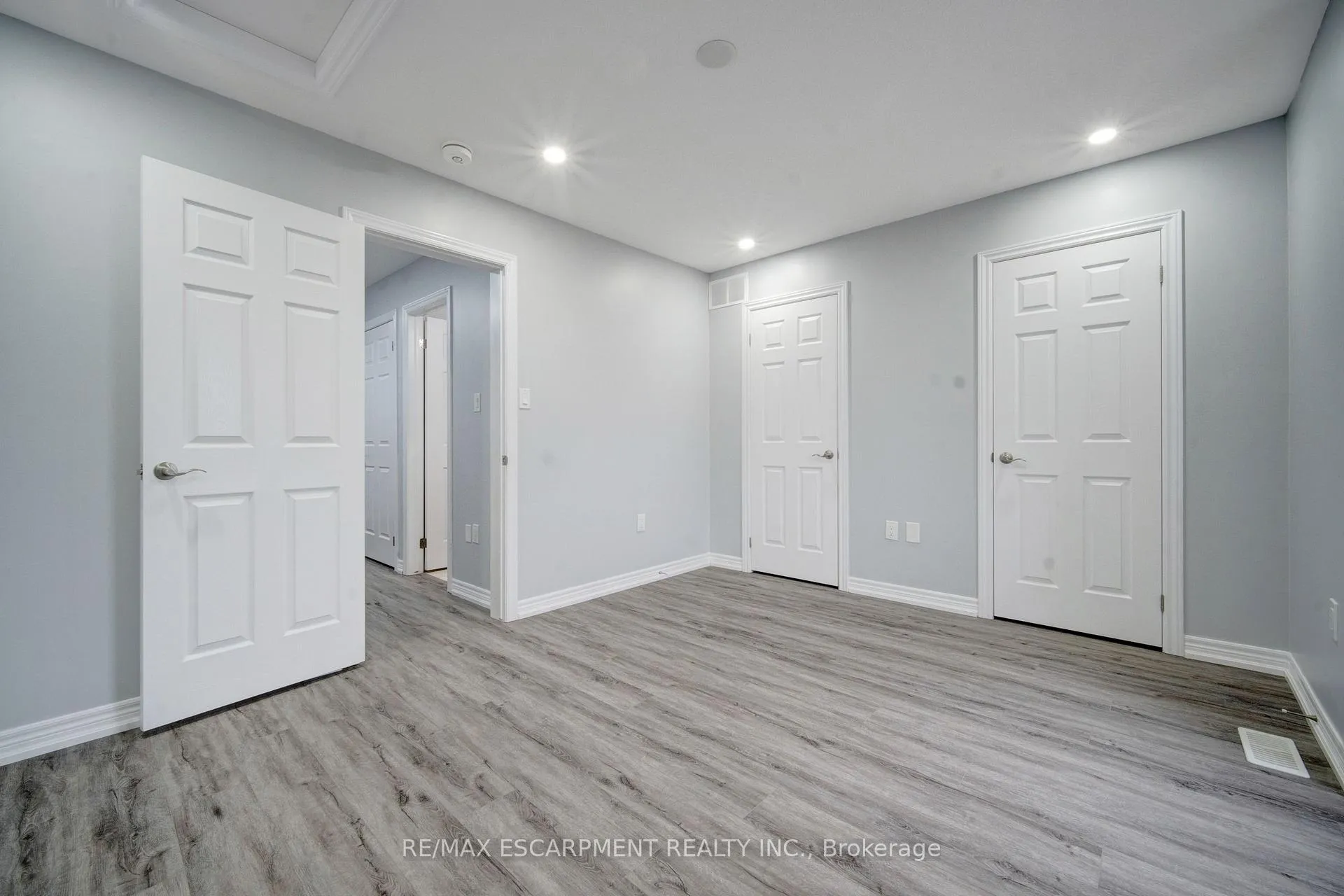 Photo 34 of 404 Linden Drive, Cambridge, Preston Heights — HOMEH