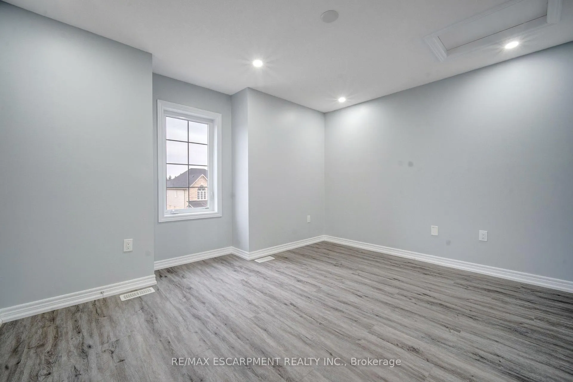 Photo 35 of 404 Linden Drive, Cambridge, Preston Heights — HOMEH