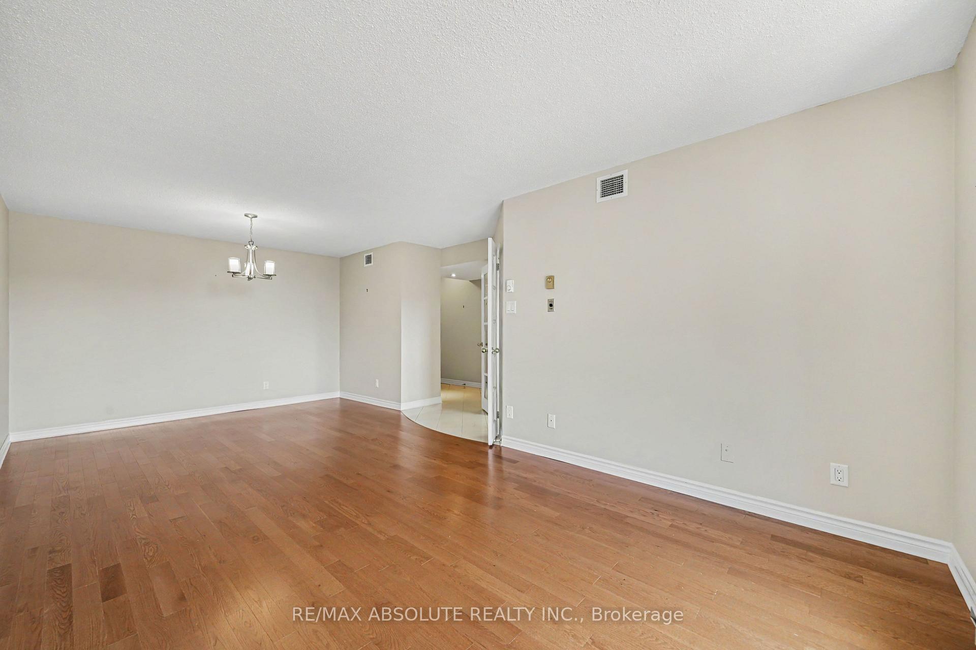 Photo 4 of Unit 1208, 1705 Playfair Drive, Ottawa, Playfair Park — HOMEH