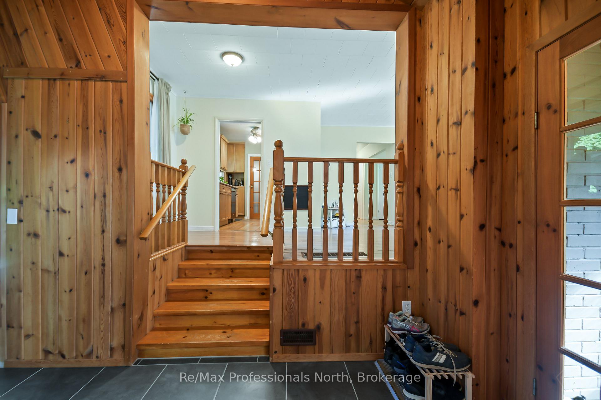 Photo 5 of 775 Muskoka Beach Road, Gravenhurst, Muskoka (S) — HOMEH