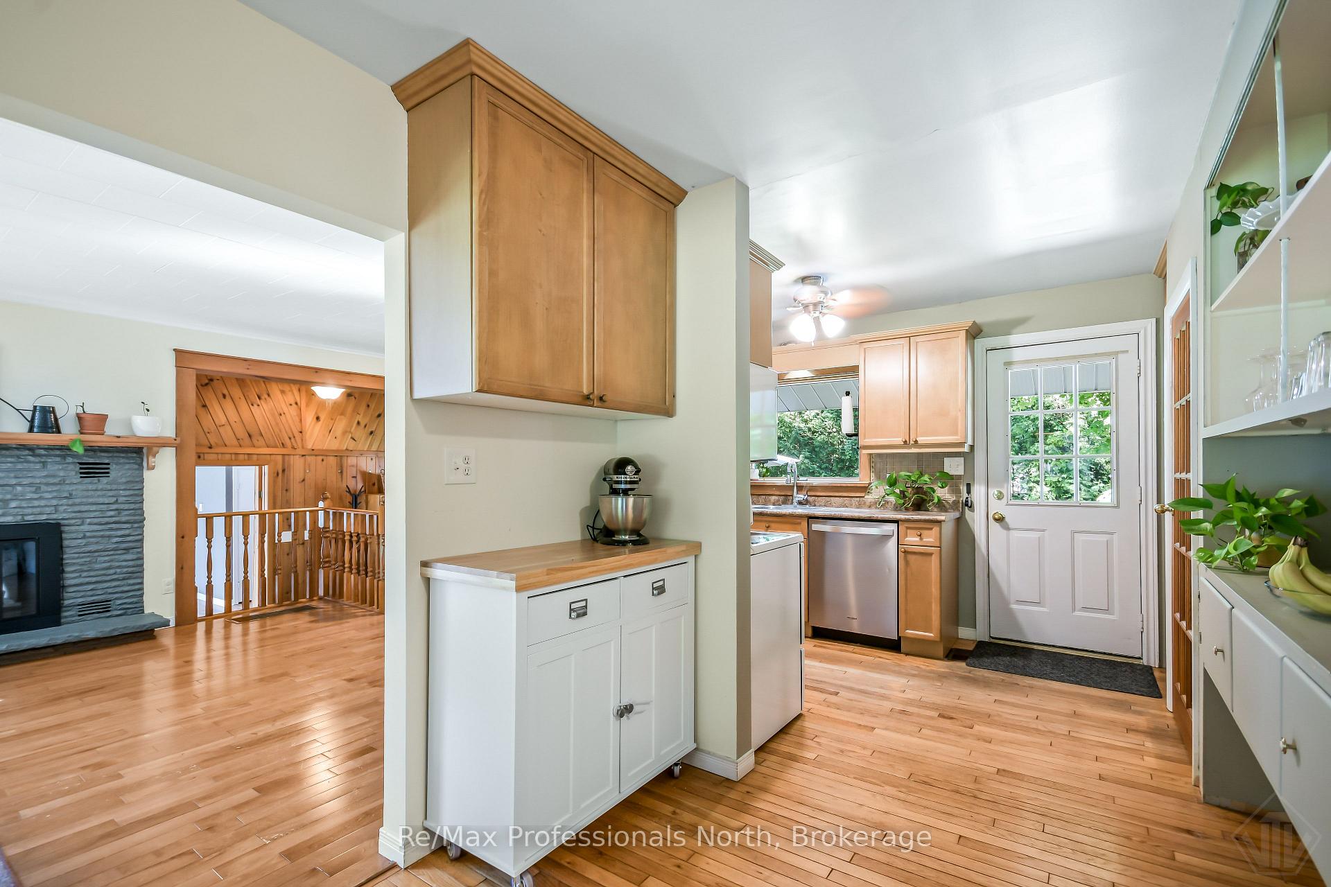 Photo 11 of 775 Muskoka Beach Road, Gravenhurst, Muskoka (S) — HOMEH