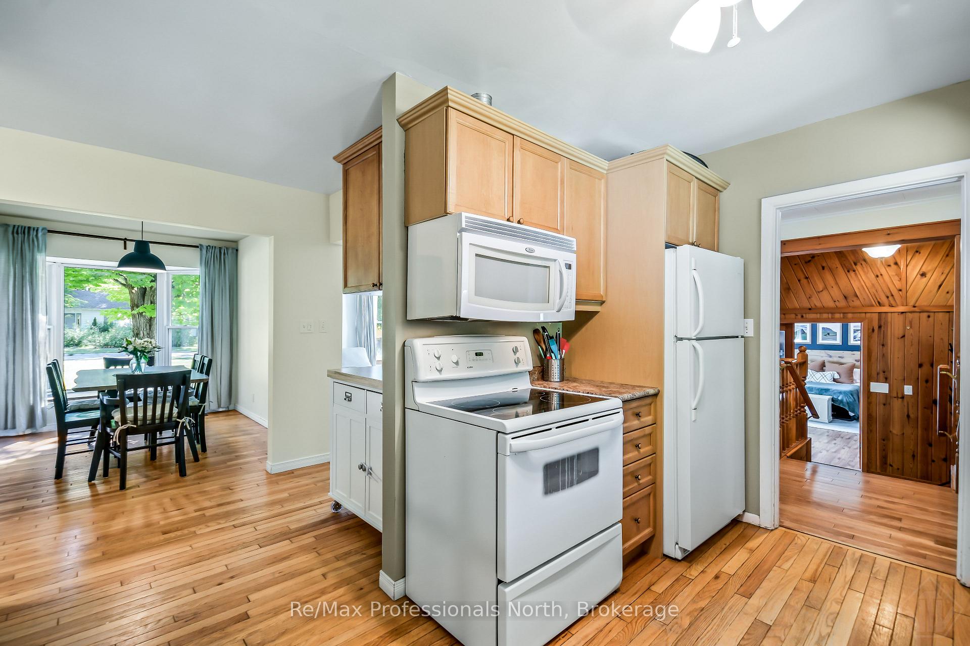 Photo 13 of 775 Muskoka Beach Road, Gravenhurst, Muskoka (S) — HOMEH