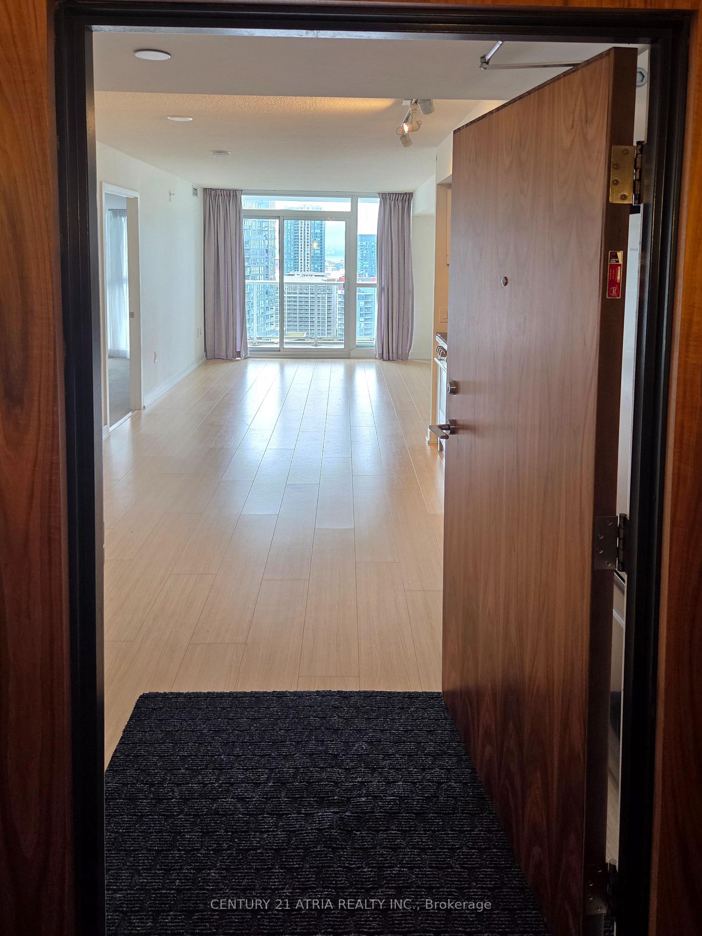 Photo 3 of Unit 2912, 75 Queens Wharf Road, Toronto, Waterfront Communities — HOMEH