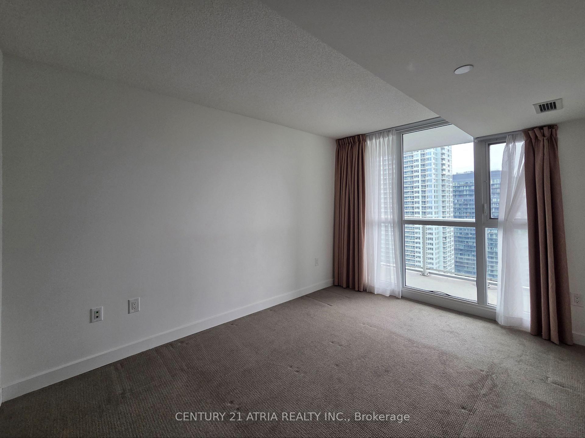 Photo 9 of Unit 2912, 75 Queens Wharf Road, Toronto, Waterfront Communities — HOMEH