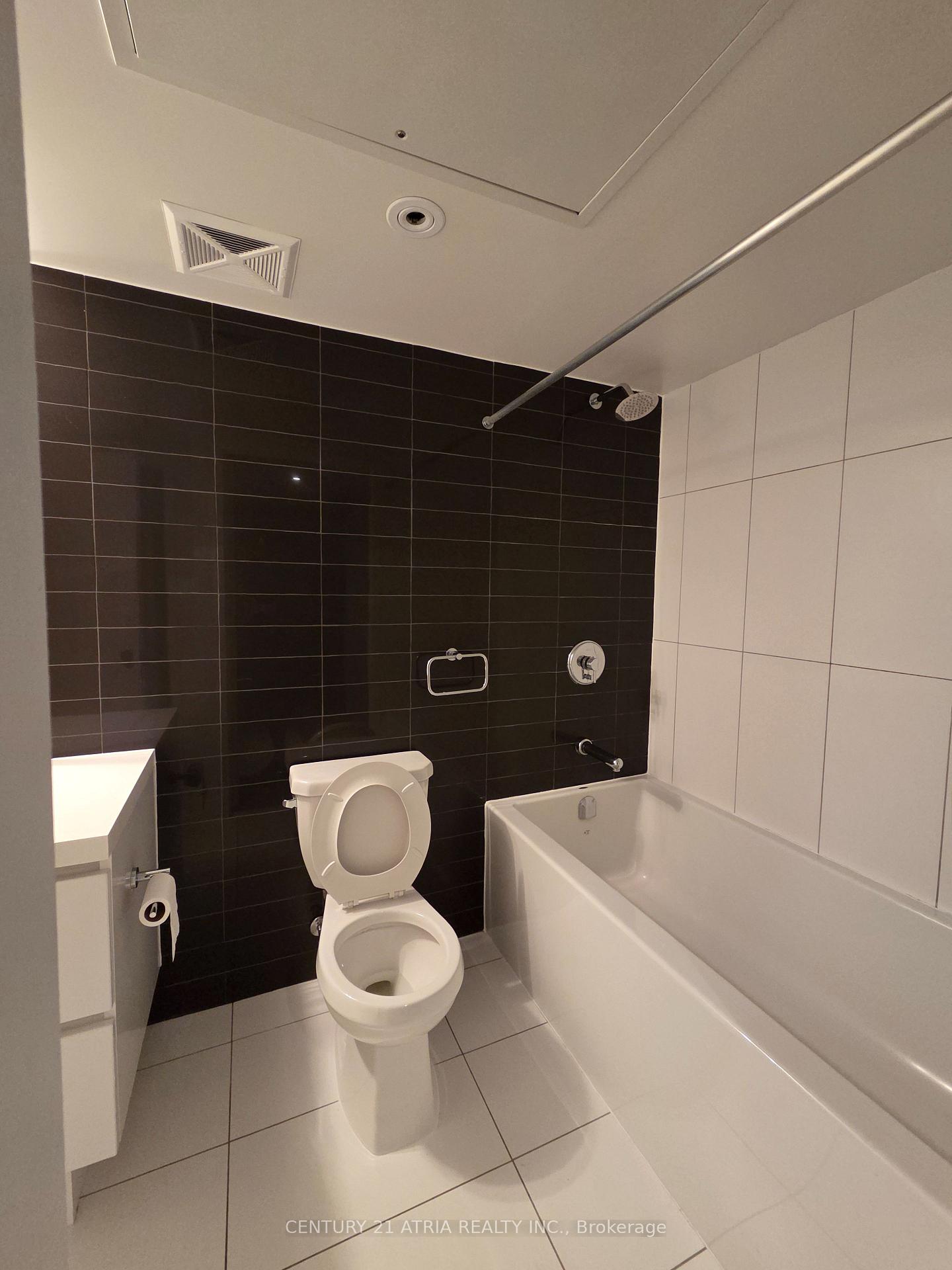 Photo 13 of Unit 2912, 75 Queens Wharf Road, Toronto, Waterfront Communities — HOMEH