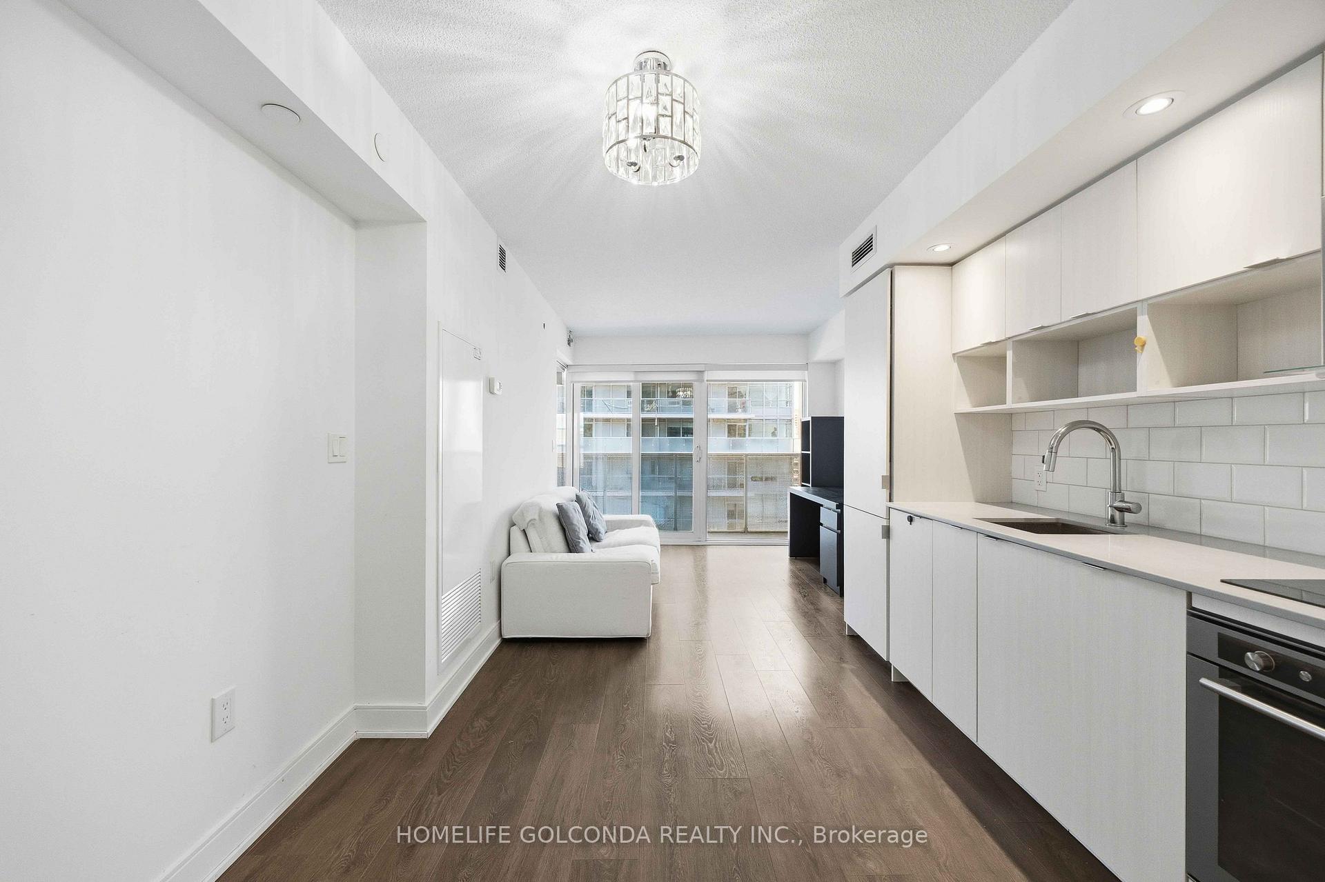 Photo of Unit 703, 89 McGill Street
