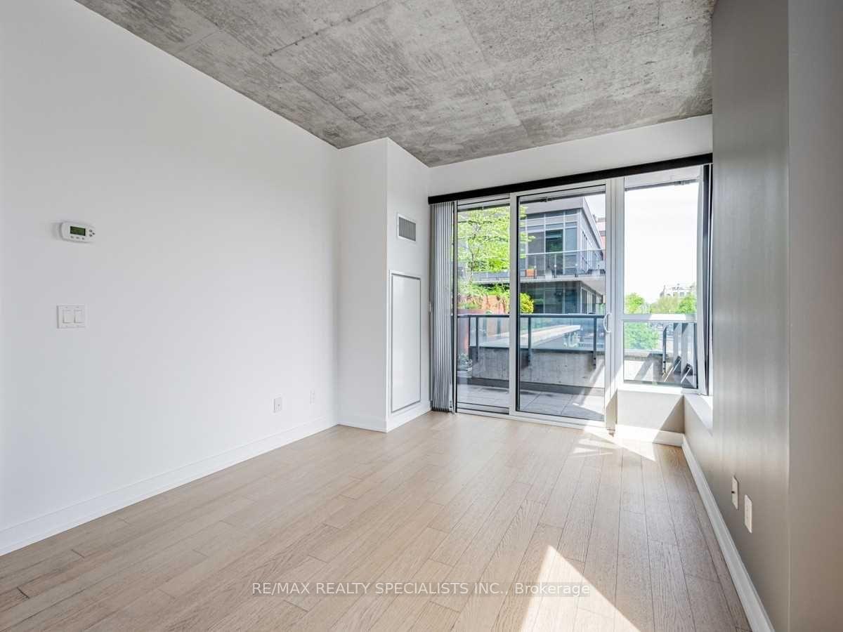 Photo 4 of Unit 321, 1030 King Street W, Toronto, Niagara — HOMEH