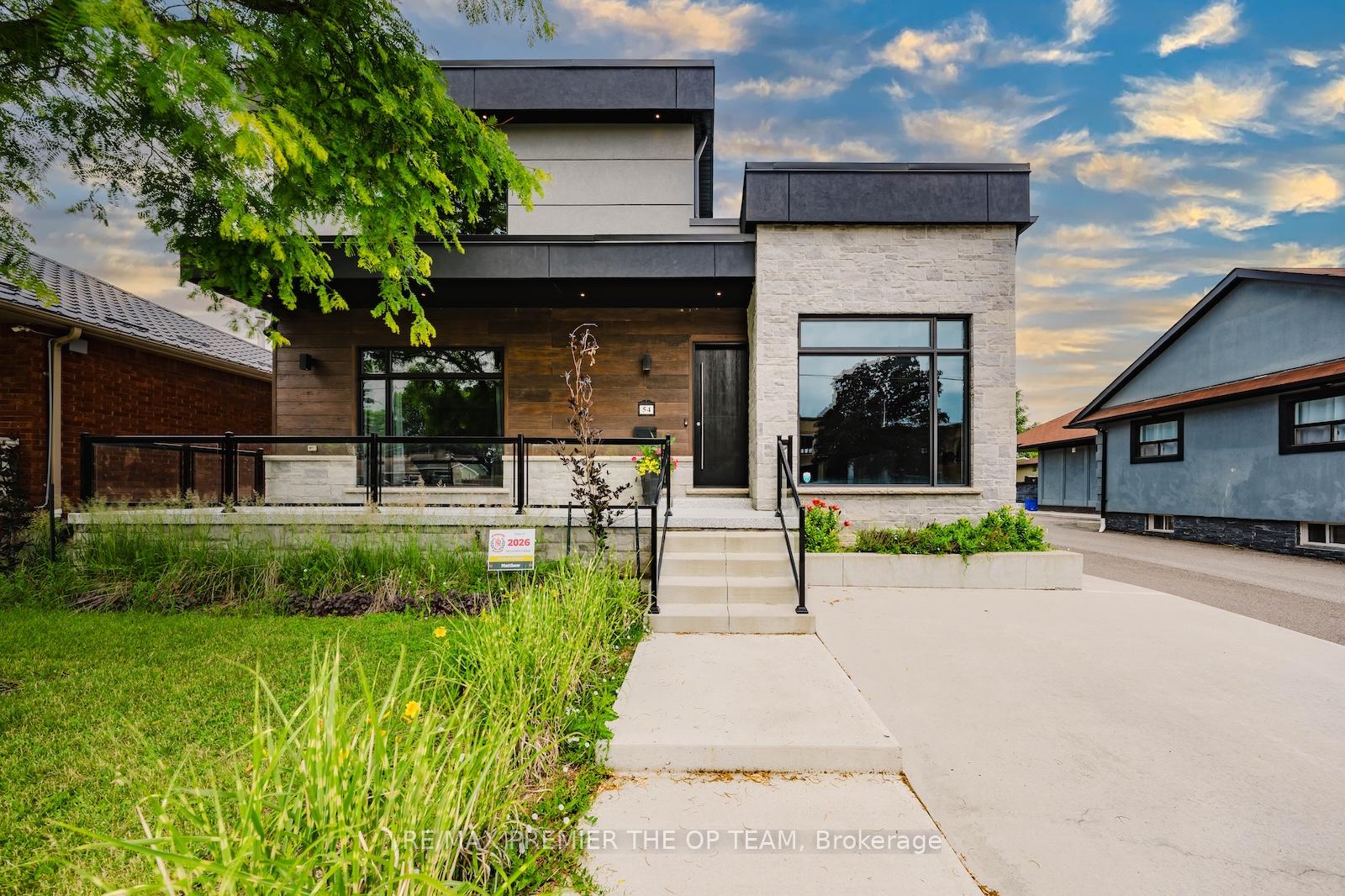 Photo 2 of 54 Cheltenham Avenue, Vaughan, West Woodbridge — HOMEH
