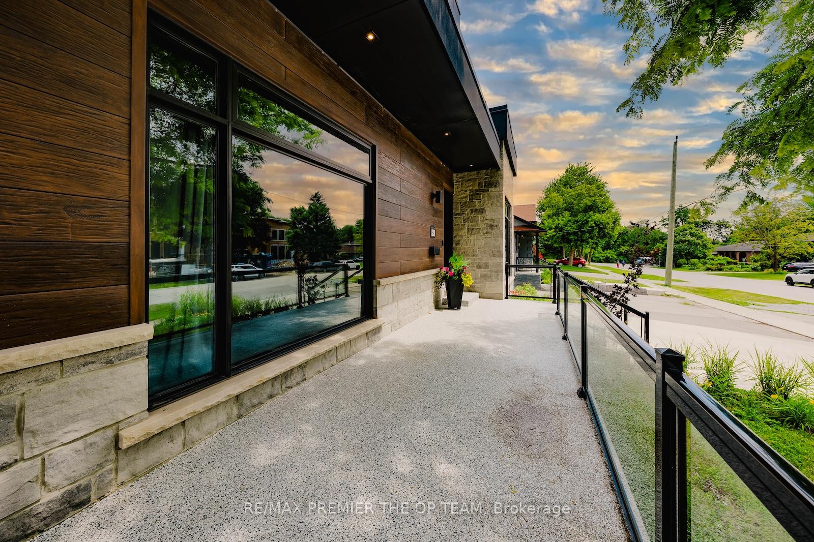 Photo 7 of 54 Cheltenham Avenue, Vaughan, West Woodbridge — HOMEH