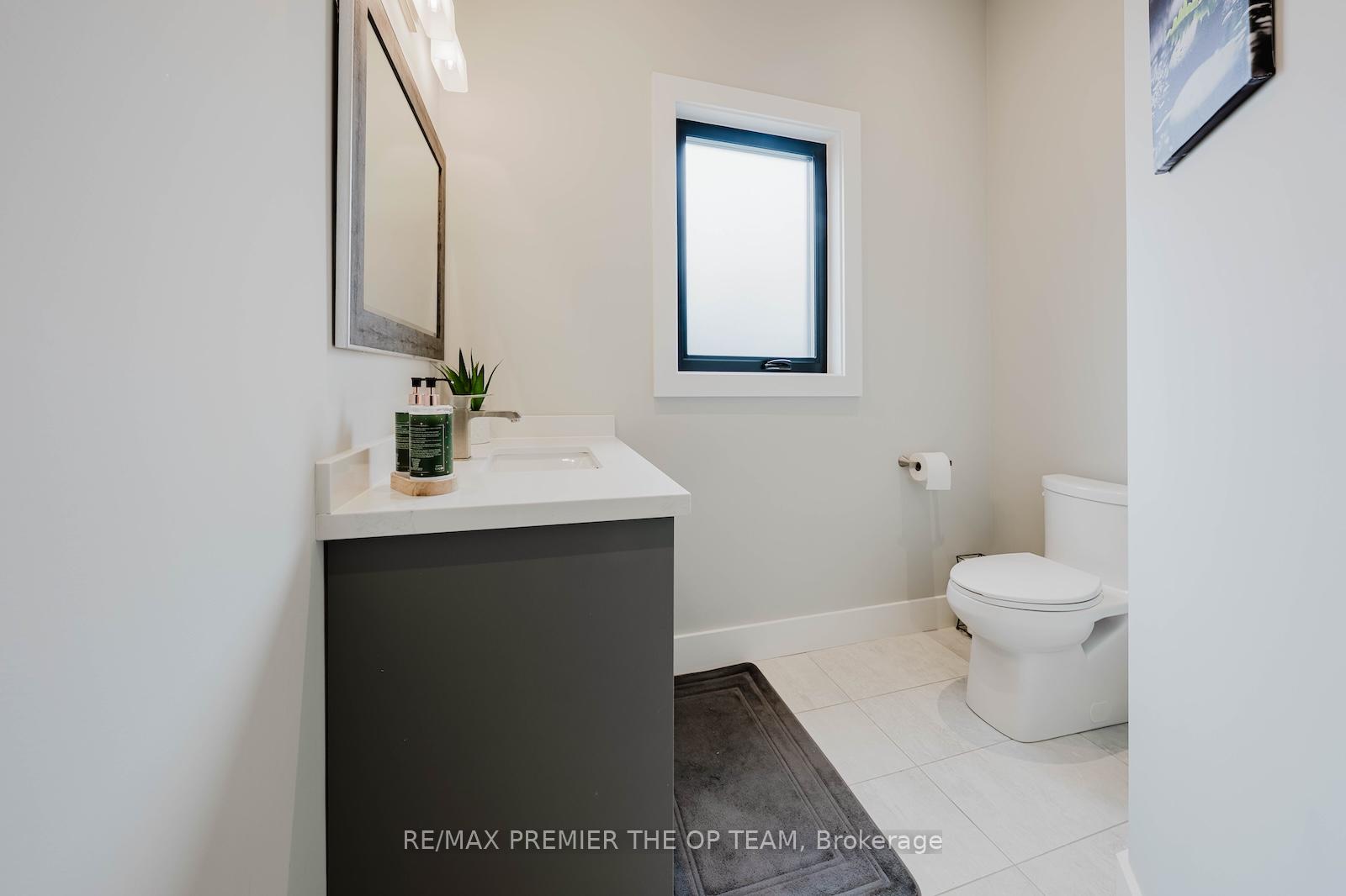 Photo 15 of 54 Cheltenham Avenue, Vaughan, West Woodbridge — HOMEH