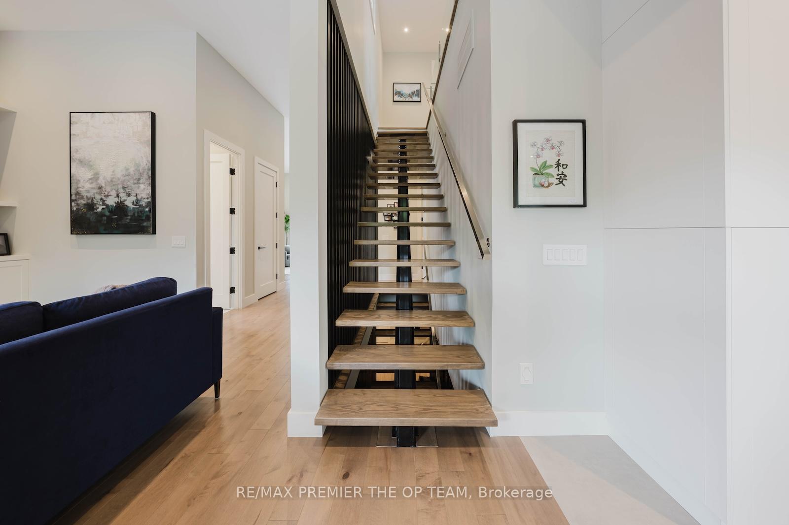 Photo 22 of 54 Cheltenham Avenue, Vaughan, West Woodbridge — HOMEH