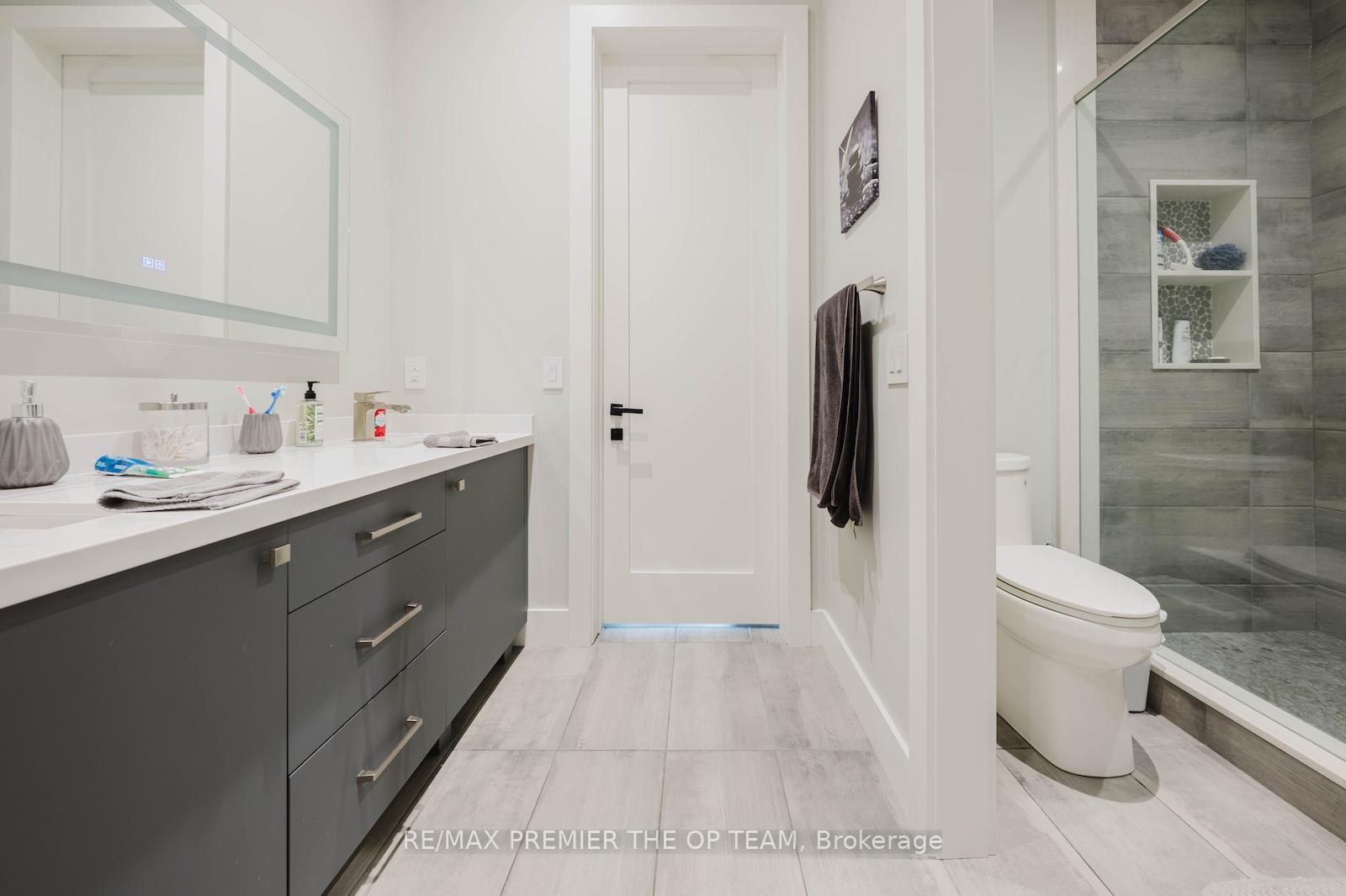 Photo 24 of 54 Cheltenham Avenue, Vaughan, West Woodbridge — HOMEH