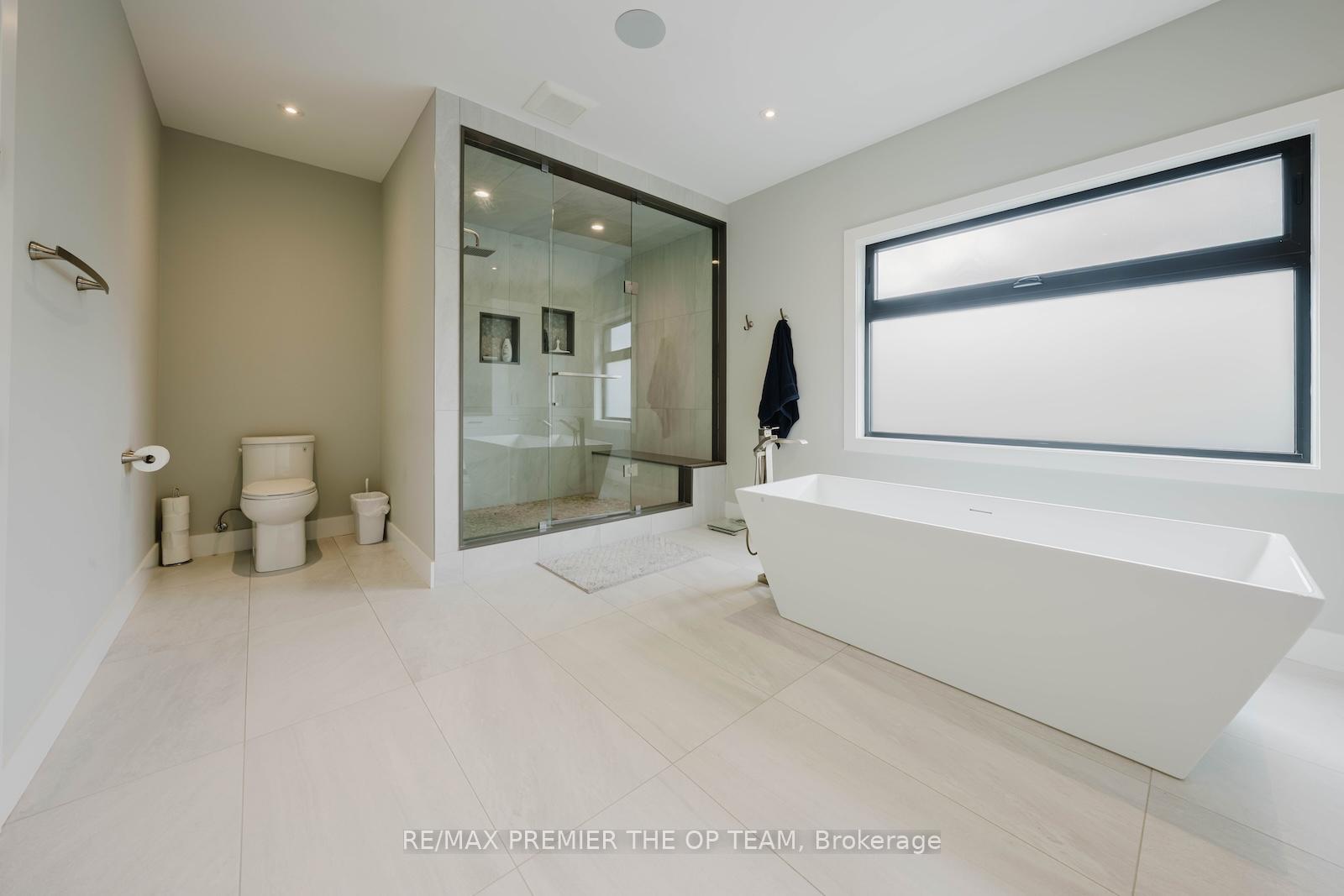 Photo 30 of 54 Cheltenham Avenue, Vaughan, West Woodbridge — HOMEH