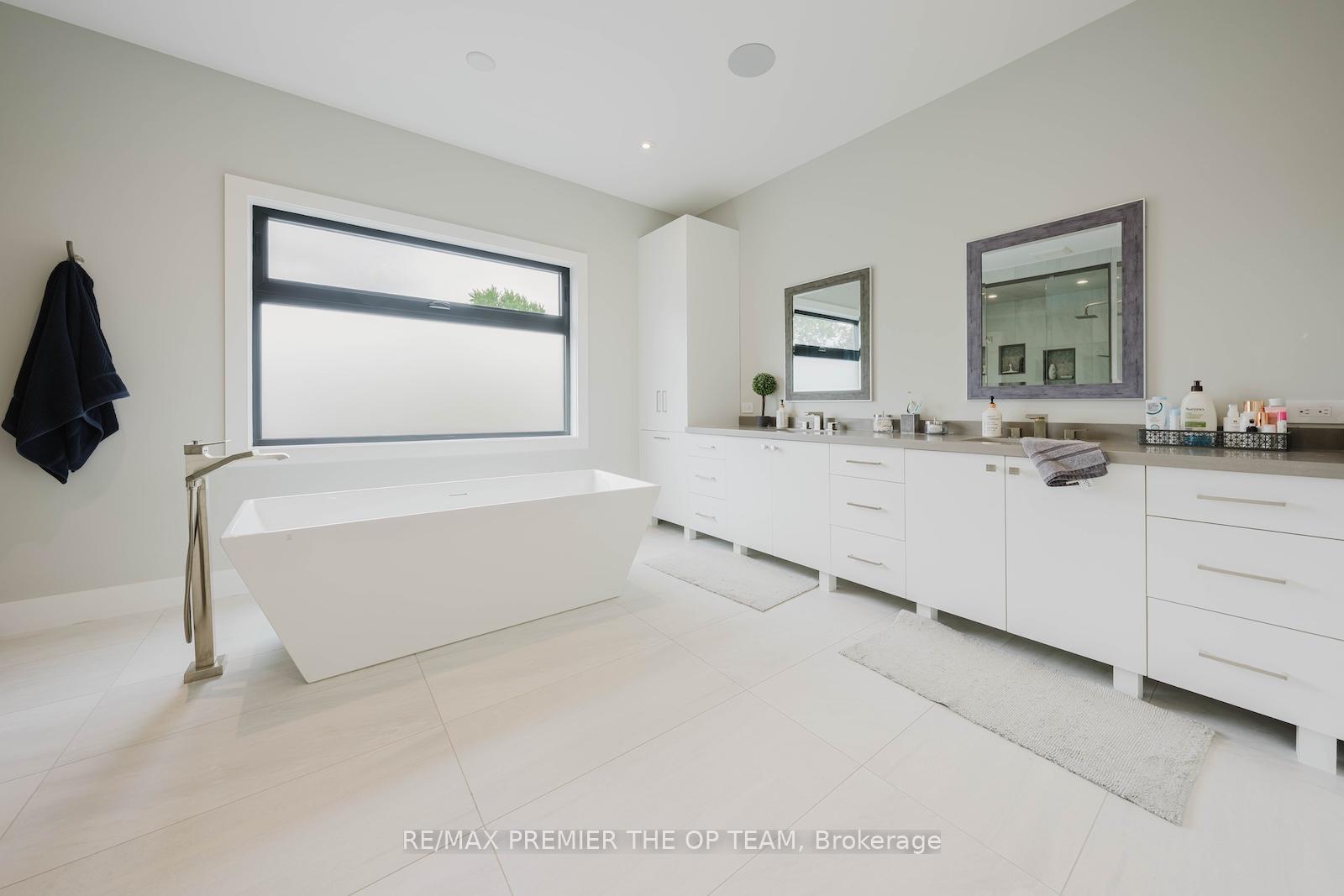 Photo 31 of 54 Cheltenham Avenue, Vaughan, West Woodbridge — HOMEH