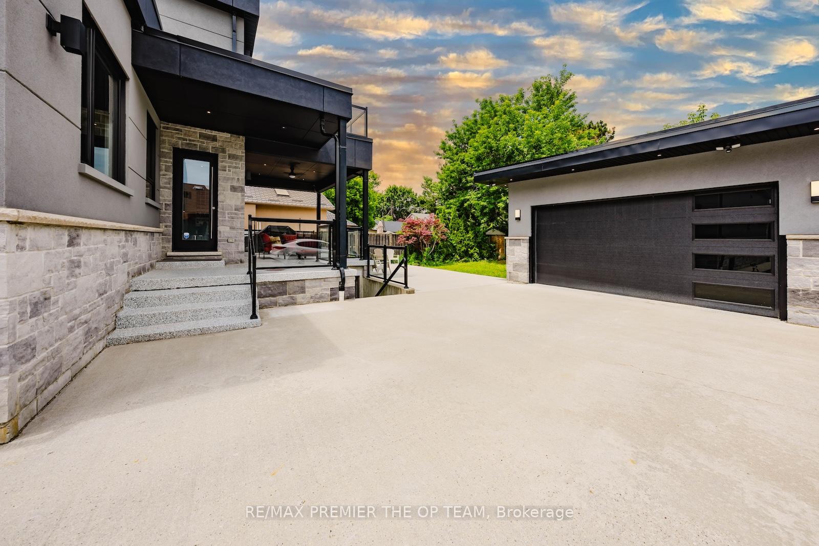 Photo 39 of 54 Cheltenham Avenue, Vaughan, West Woodbridge — HOMEH