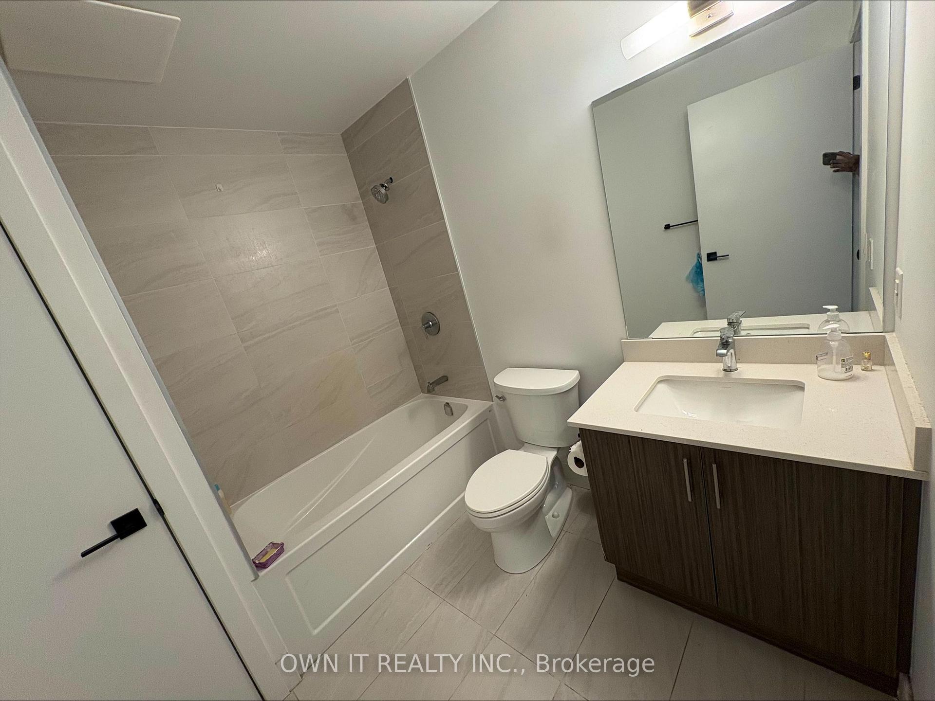 Photo 4 of Unit 312, 2782 Barton Street E, Hamilton, Riverdale — HOMEH