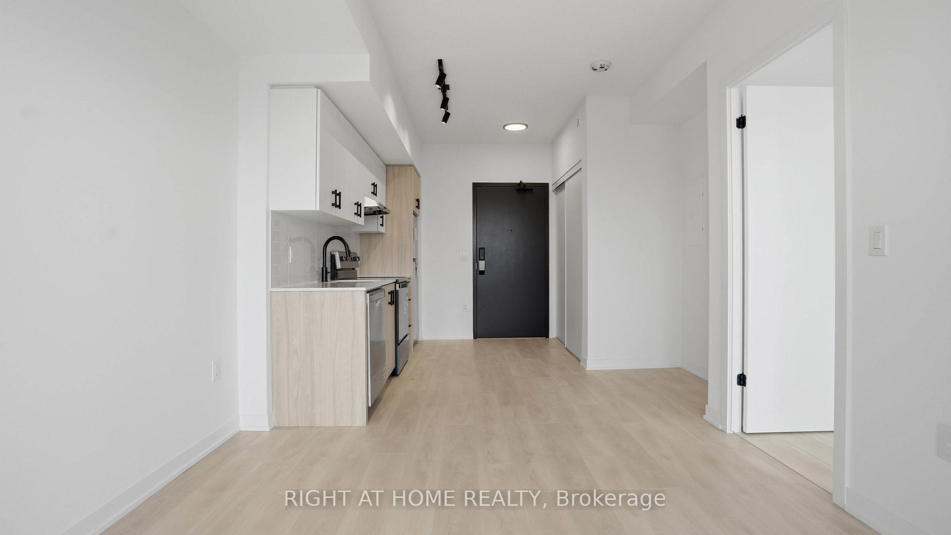 Photo 6 of Unit D604, 4878 Powers Common, Burlington, Alton — HOMEH