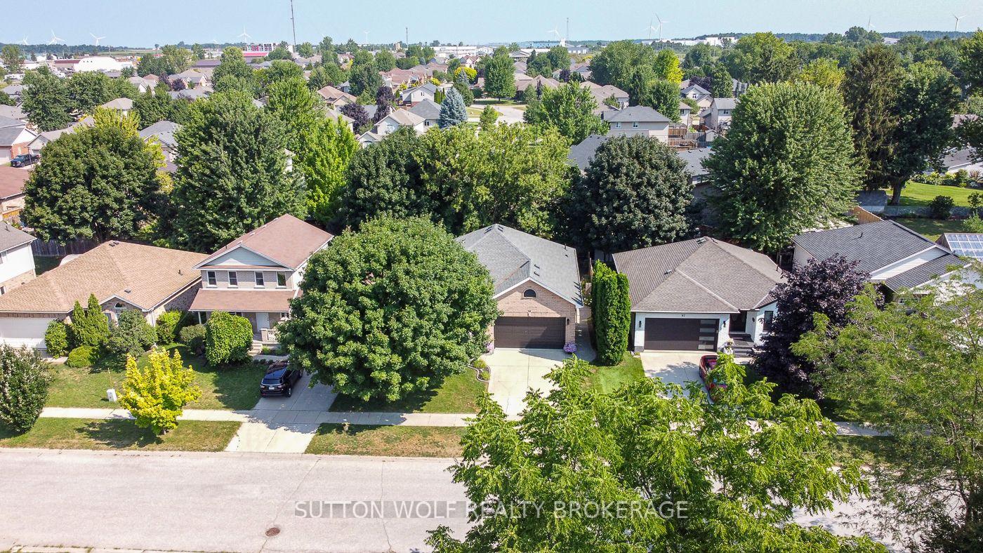 Photo 43 of 95 Middlesex Drive, Strathroy-Caradoc, NE — HOMEH