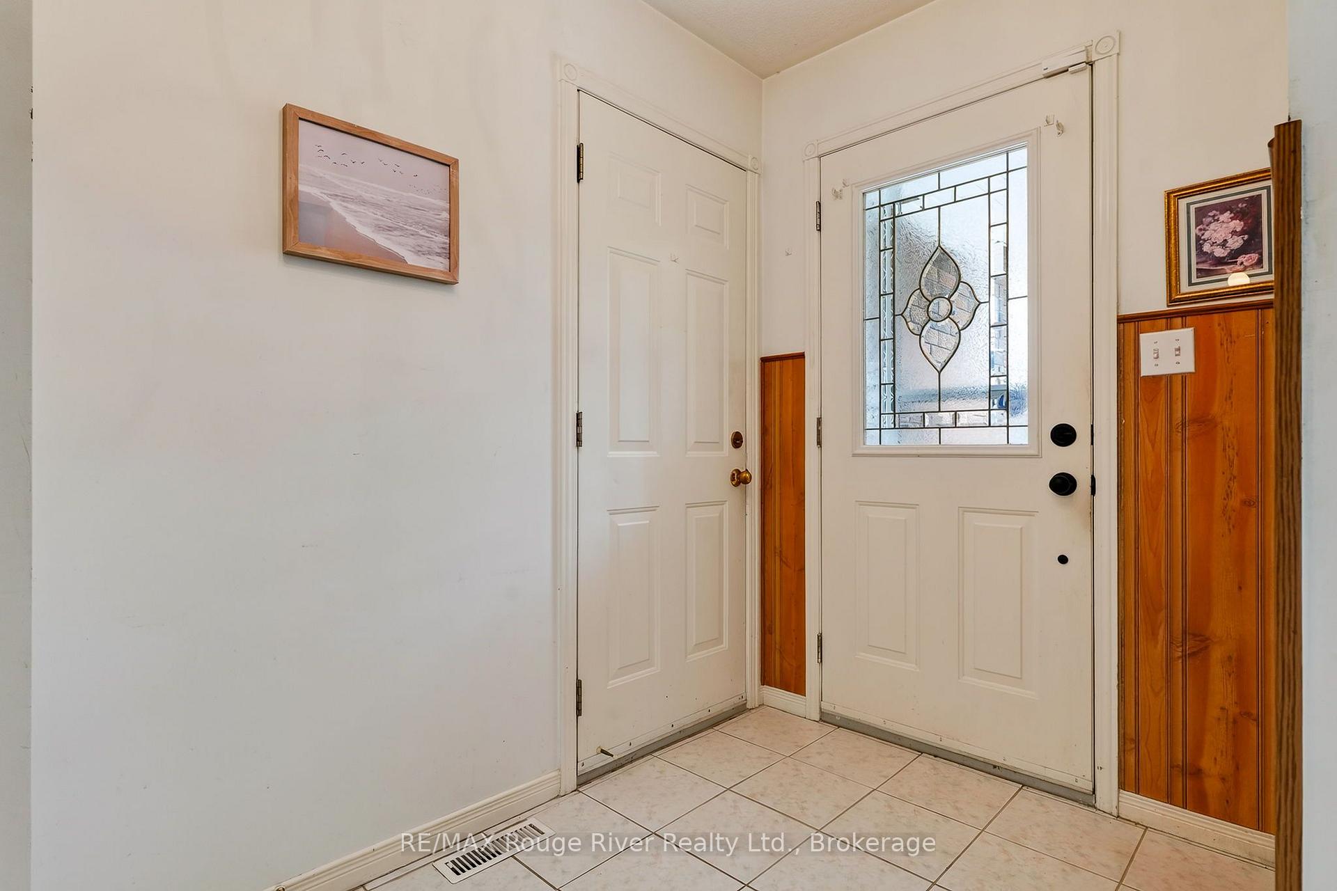 Photo 6 of 997 Field Court, Cobourg — HOMEH
