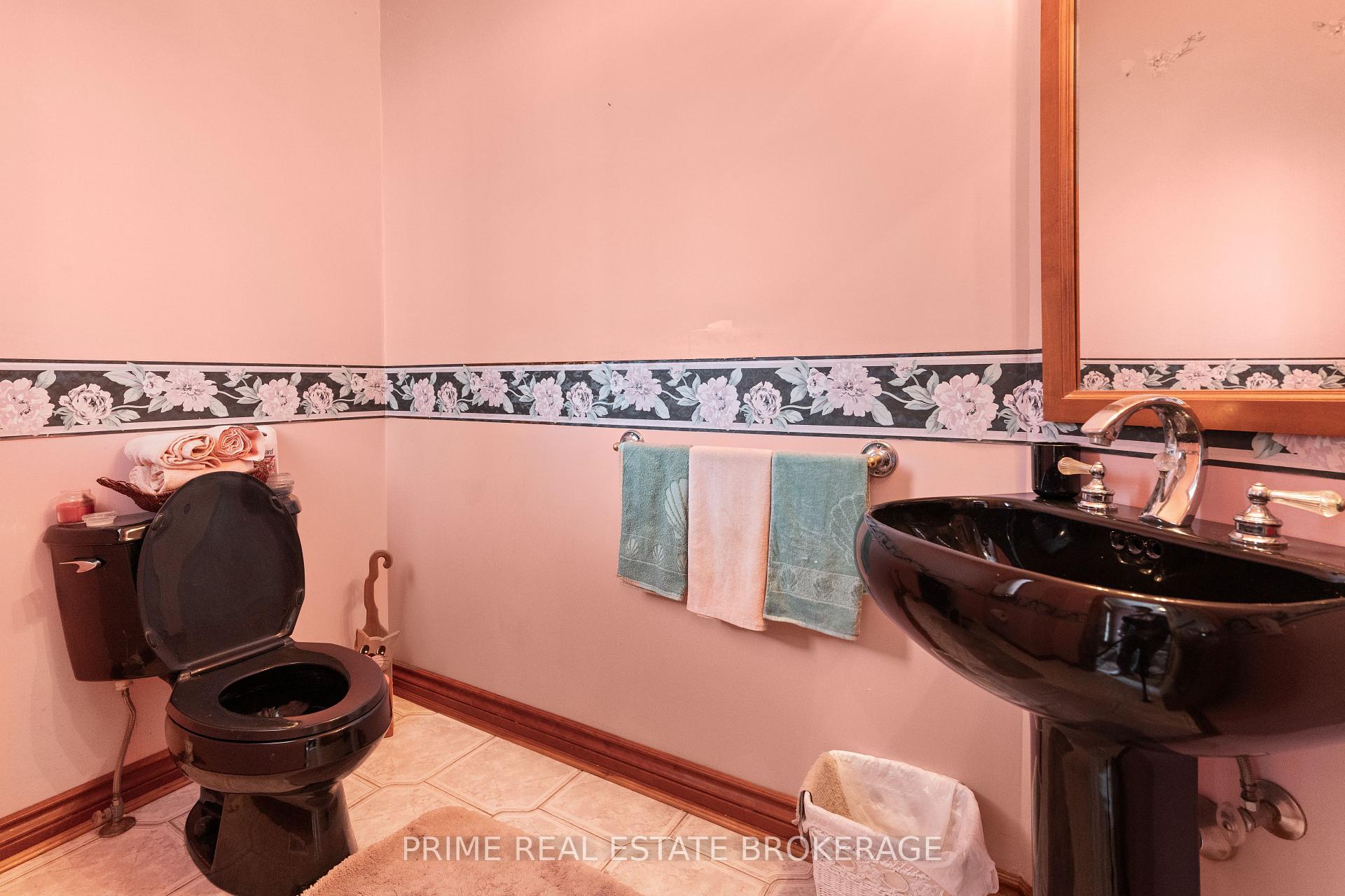 Photo 19 of 72797 Ravine Drive, Bluewater, Zurich — HOMEH