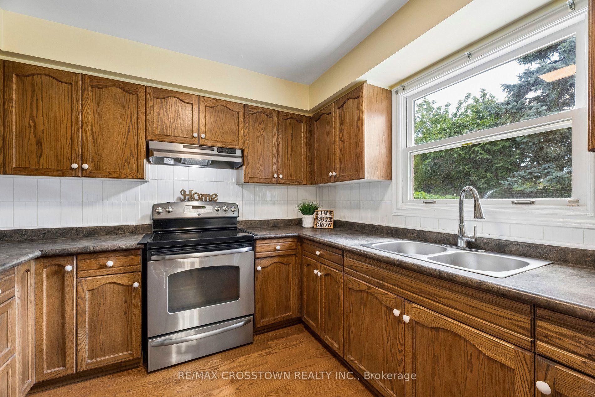 Photo 16 of 108 Mcquay Boulevard, Whitby, Lynde Creek — HOMEH