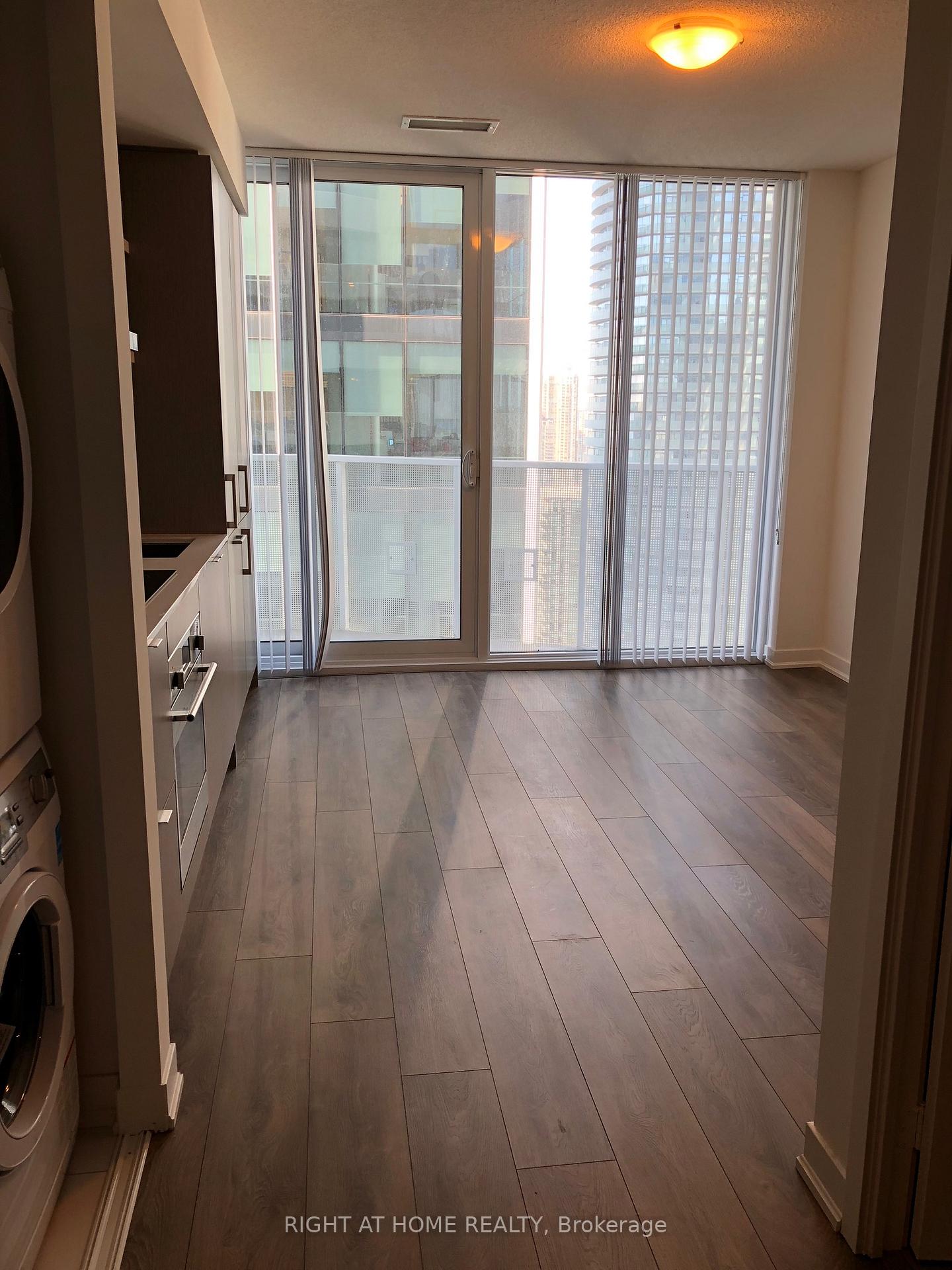 Photo 6 of Unit 3911, 100 Harbour Street, Toronto, Waterfront Communities — HOMEH