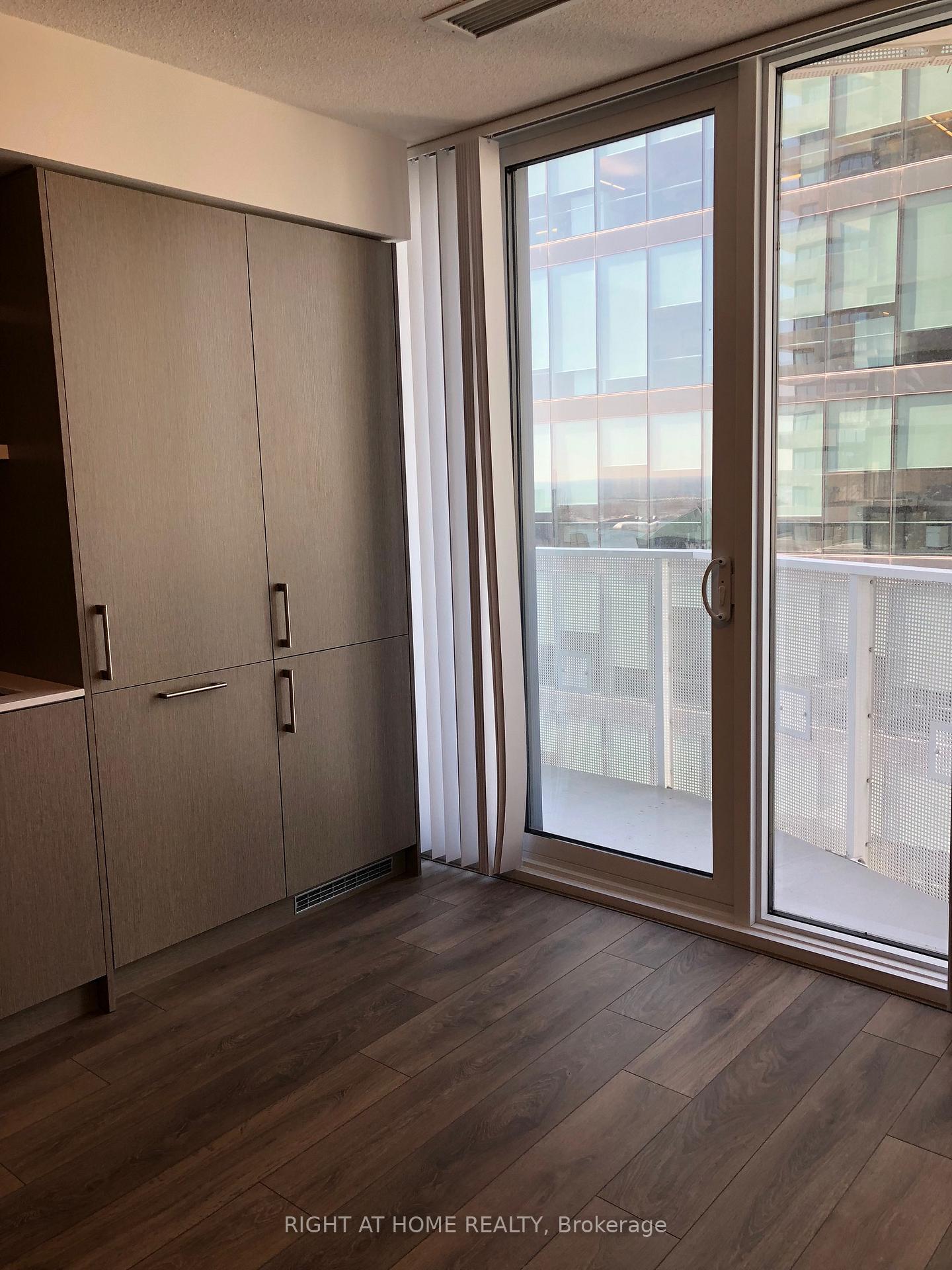 Photo 8 of Unit 3911, 100 Harbour Street, Toronto, Waterfront Communities — HOMEH