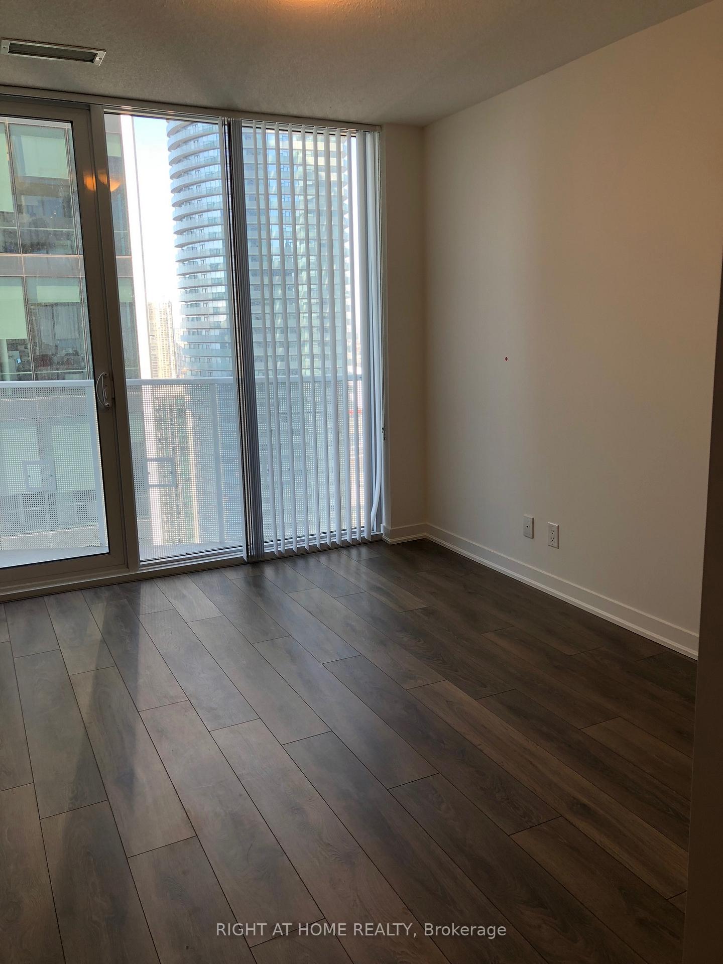 Photo 9 of Unit 3911, 100 Harbour Street, Toronto, Waterfront Communities — HOMEH