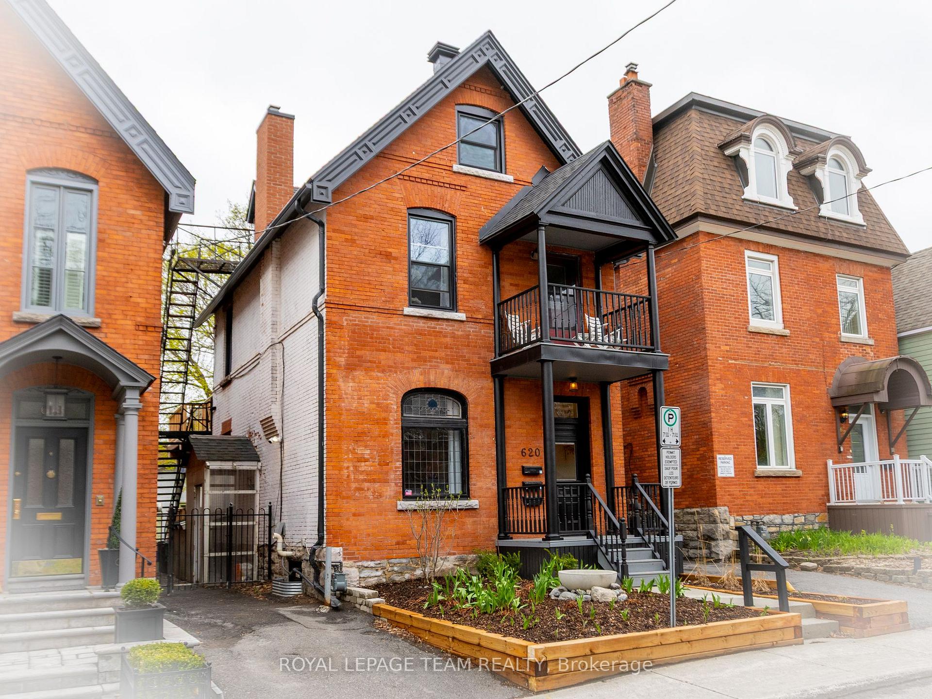 Photo 1 of Unit 1, 620 Cooper Street, Ottawa, Ottawa Centre — HOMEH