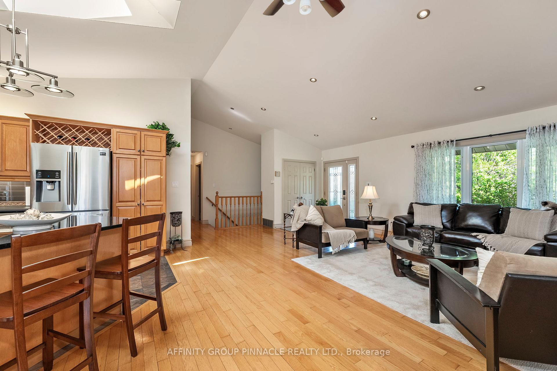 Photo 15 of 3 David Drive, Kawartha Lakes, Lindsay — HOMEH