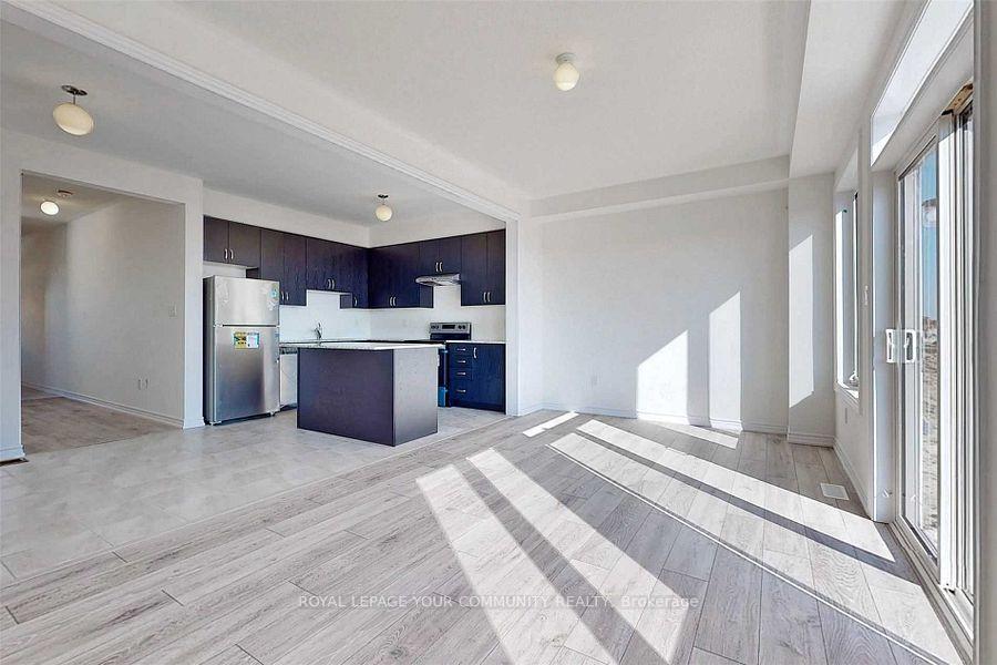 Photo 5 of 63 Valleybrook Road, Barrie, Innis-Shore — HOMEH