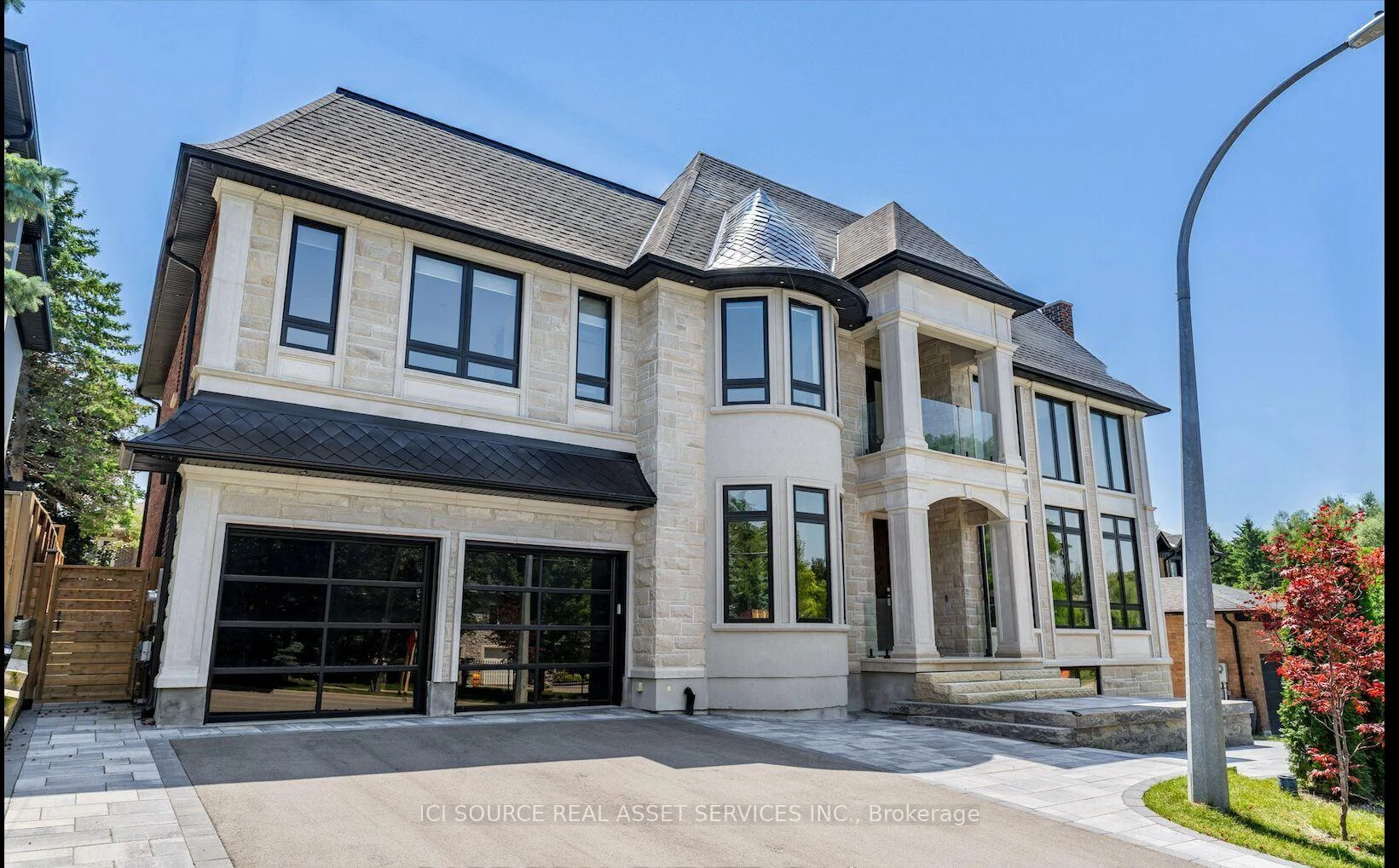 Photo 5 of 211 Kennedy Street W, Aurora, Aurora Village — HOMEH