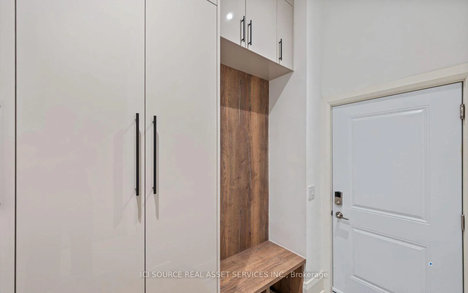 Photo 17 of 211 Kennedy Street W, Aurora, Aurora Village — HOMEH