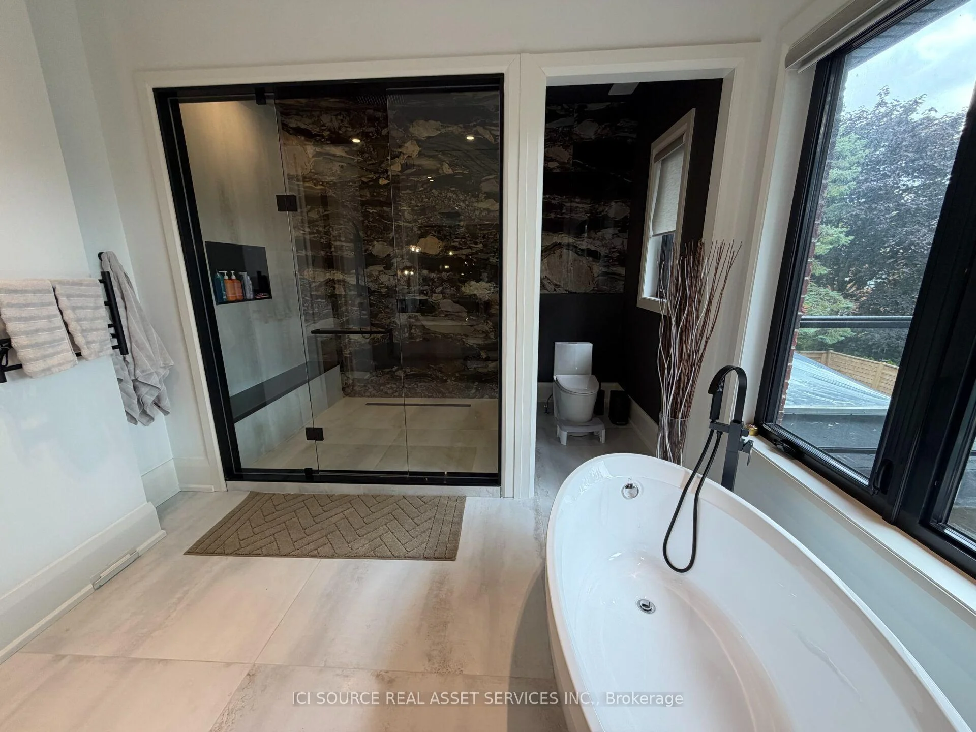 Photo 64 of 211 Kennedy Street W, Aurora, Aurora Village — HOMEH