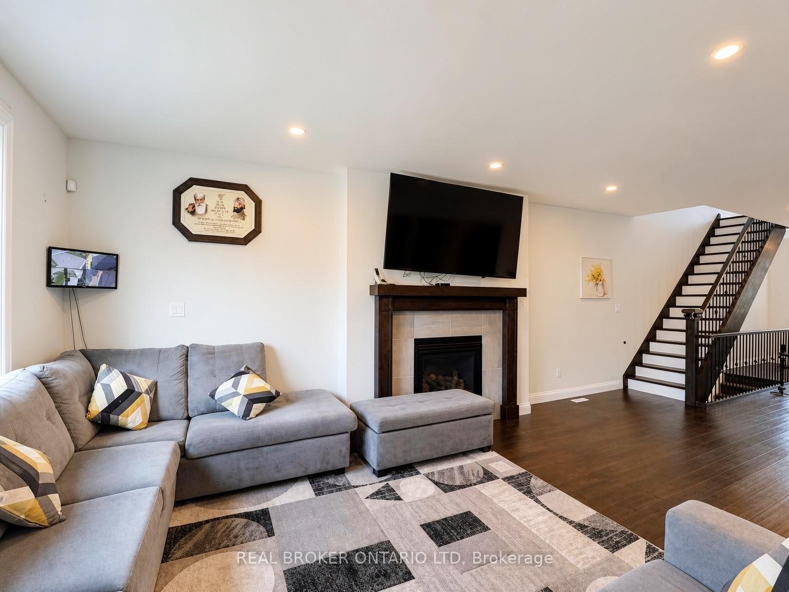 Photo 13 of 1934 Jim Hebb Way, London, North S — HOMEH