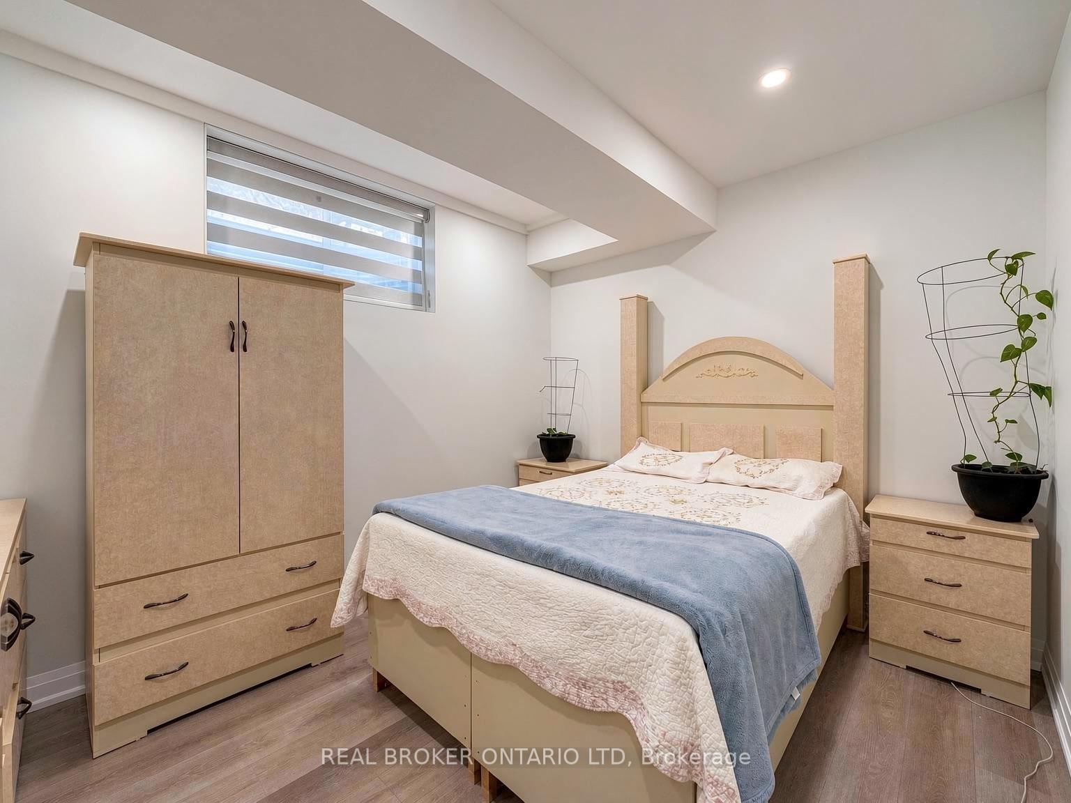 Photo 32 of 1934 Jim Hebb Way, London, North S — HOMEH