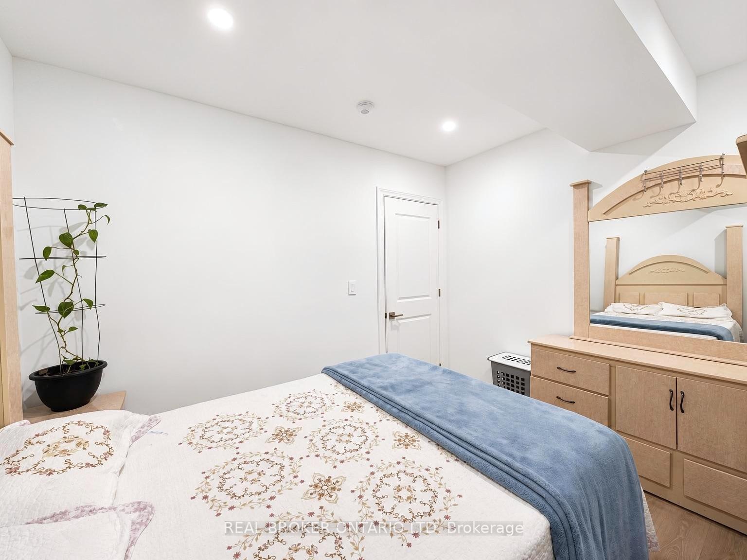 Photo 33 of 1934 Jim Hebb Way, London, North S — HOMEH