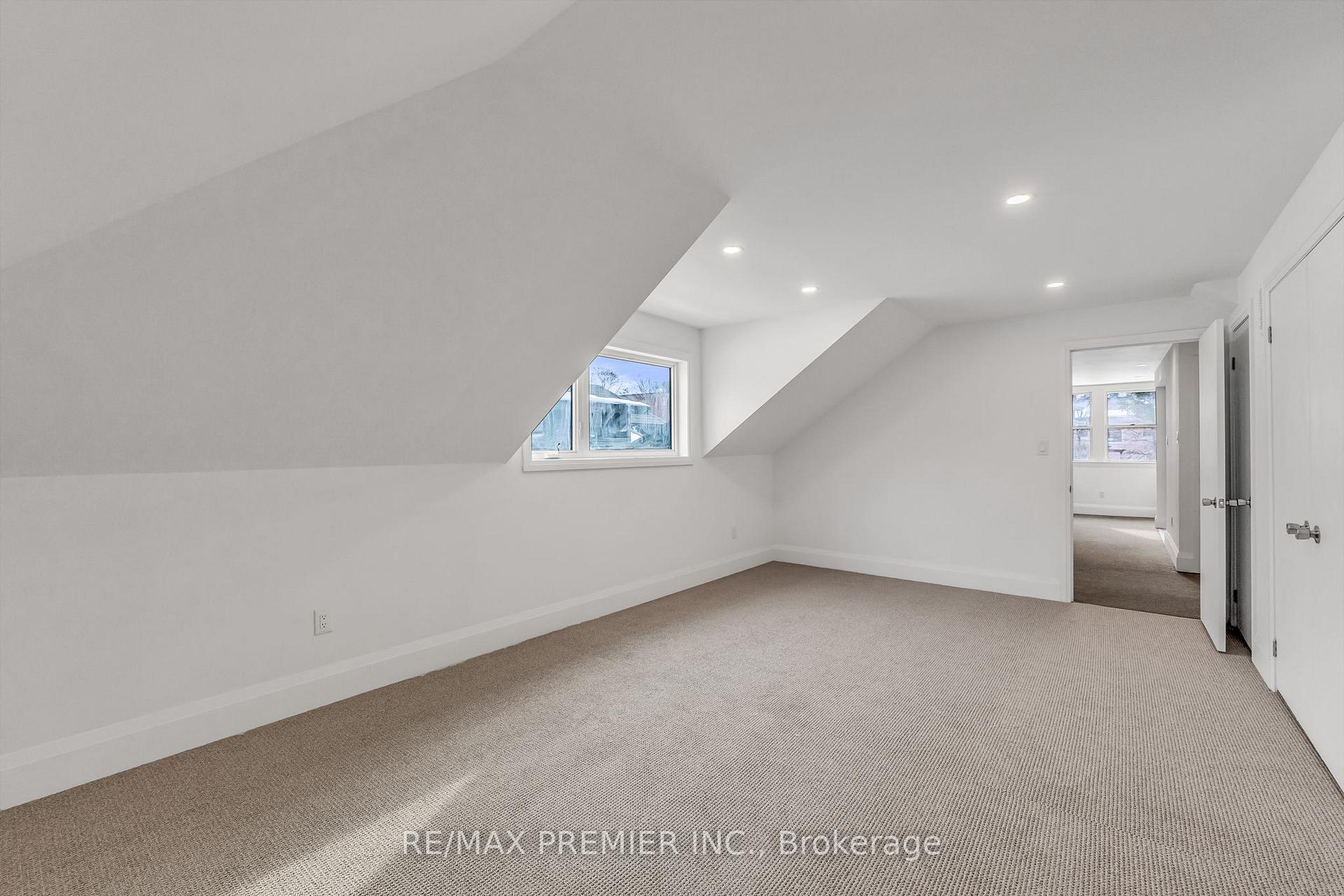 Photo 9 of Unit 3rd Floor, 5 Killarney Road, Toronto, Forest Hill South — HOMEH