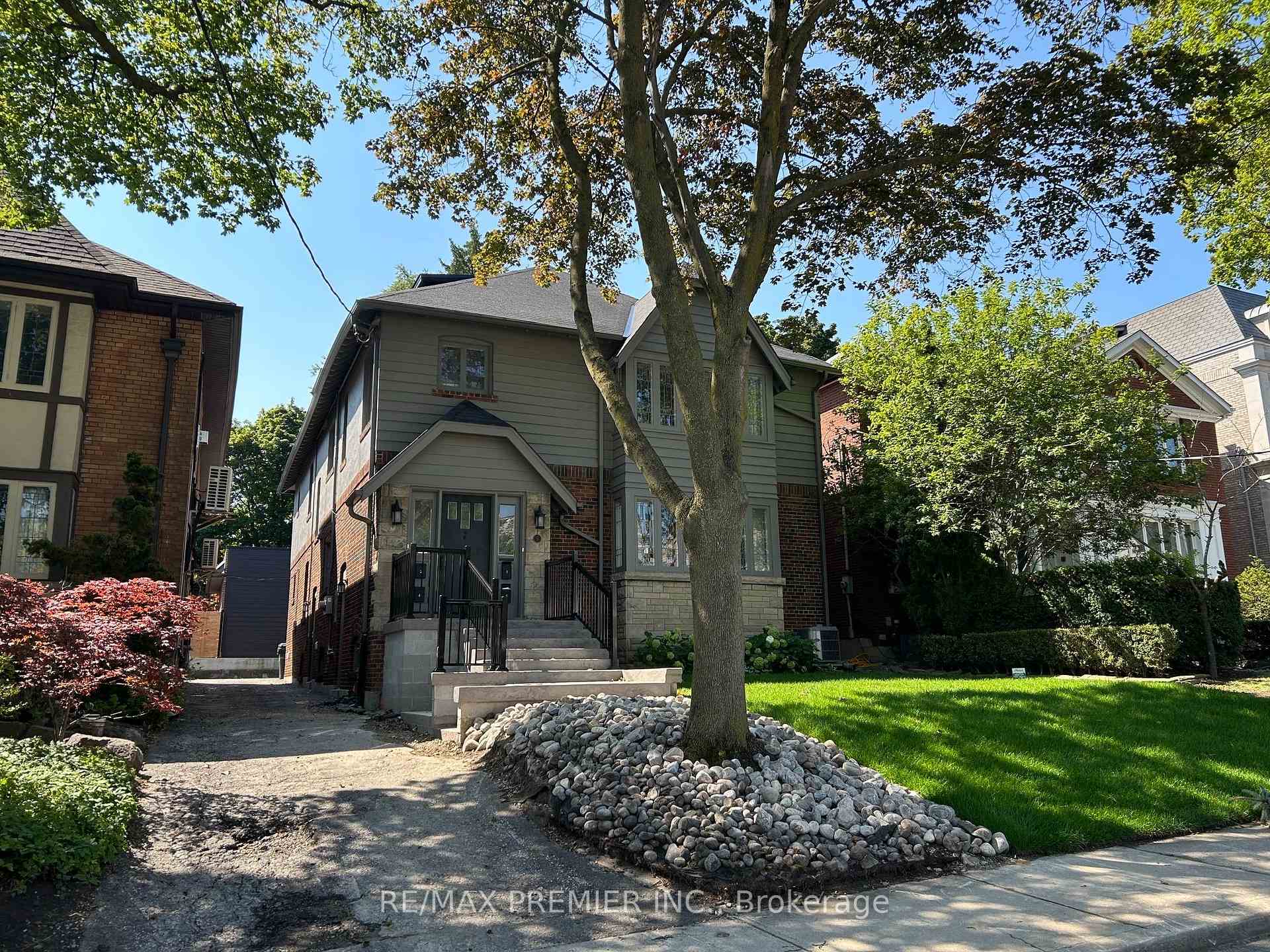 Photo 2 of Unit 3rd Floor, 5 Killarney Road, Toronto, Forest Hill South — HOMEH