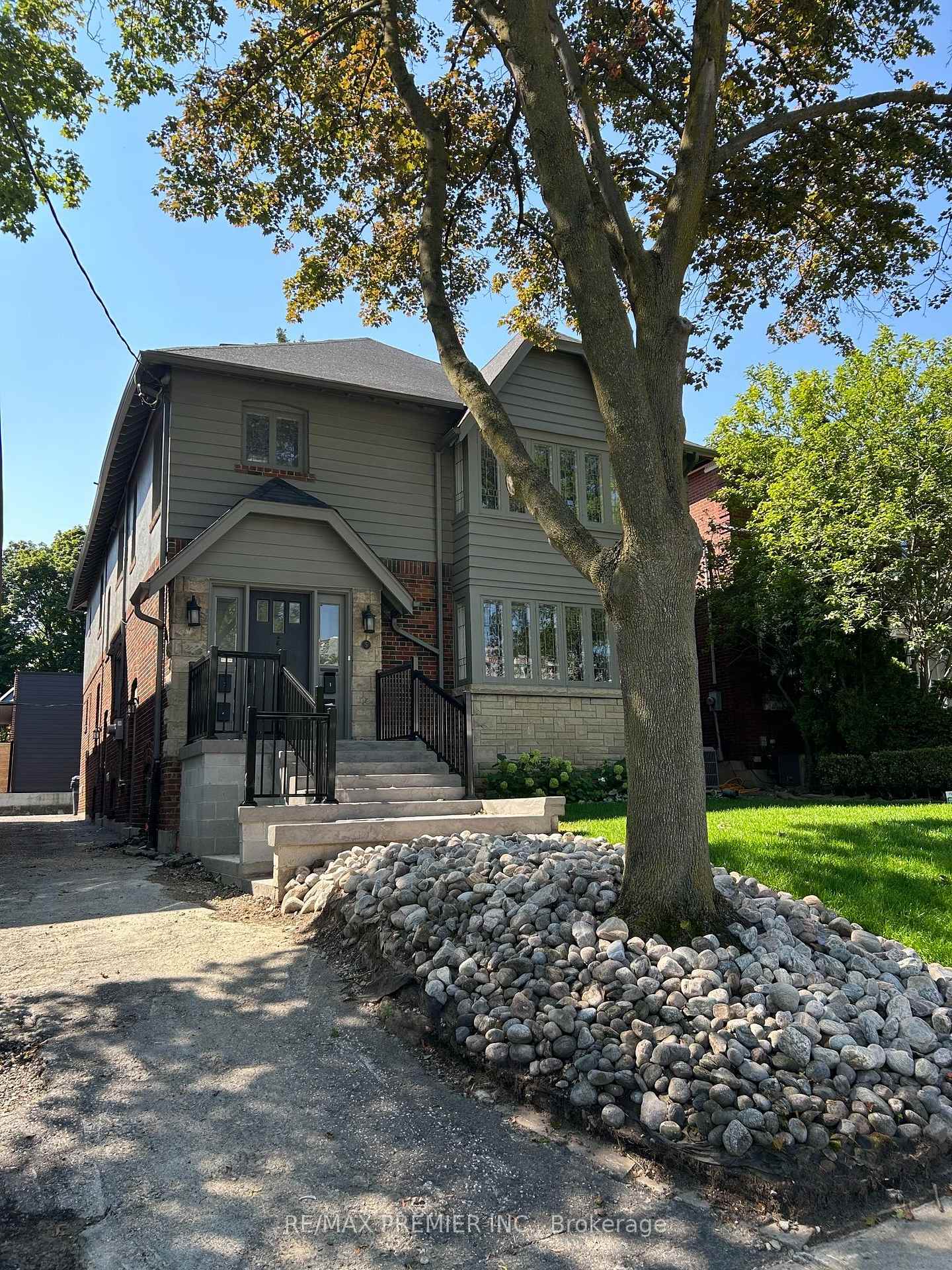 Photo 6 of Unit 3rd Floor, 5 Killarney Road, Toronto, Forest Hill South — HOMEH