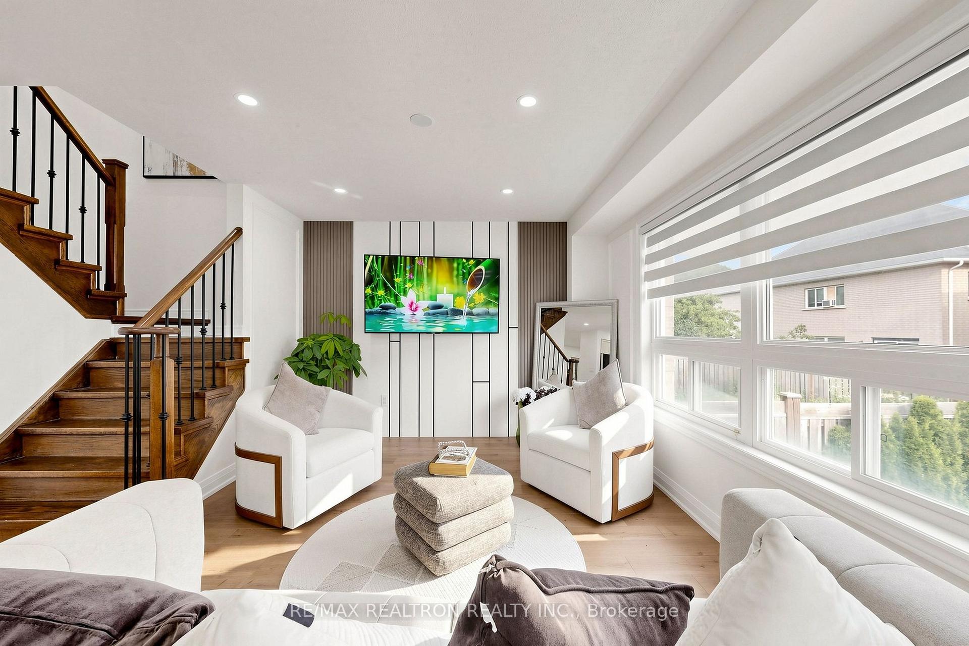 Photo 9 of 21 Barden Crescent, Ajax, Northeast Ajax — HOMEH