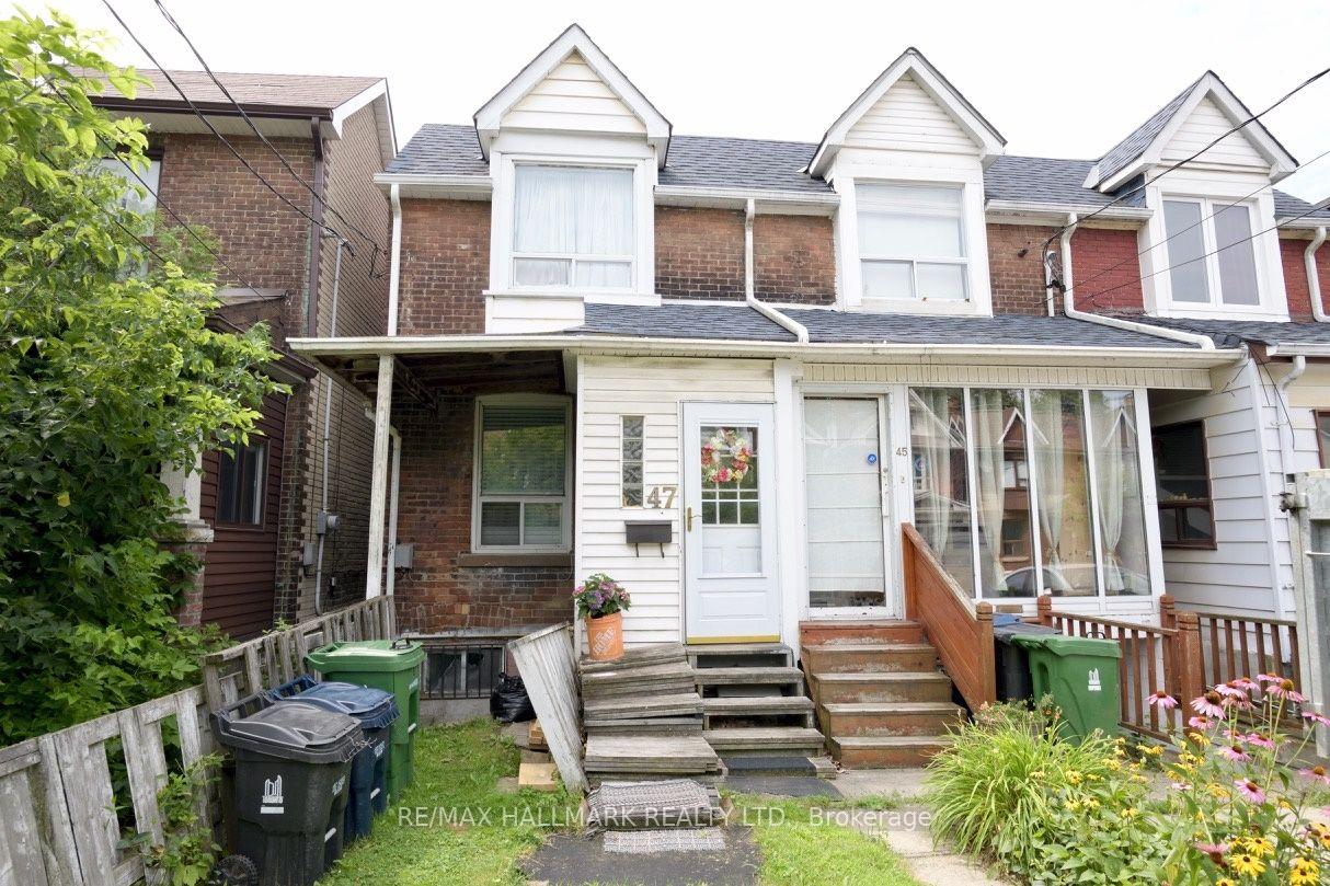 Front of 47 Dentonia Park Avenue