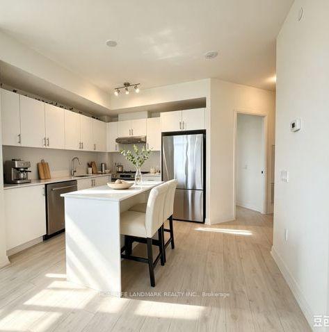 Photo 7 of Unit 424, 9000 Jane Street, Vaughan, Concord — HOMEH