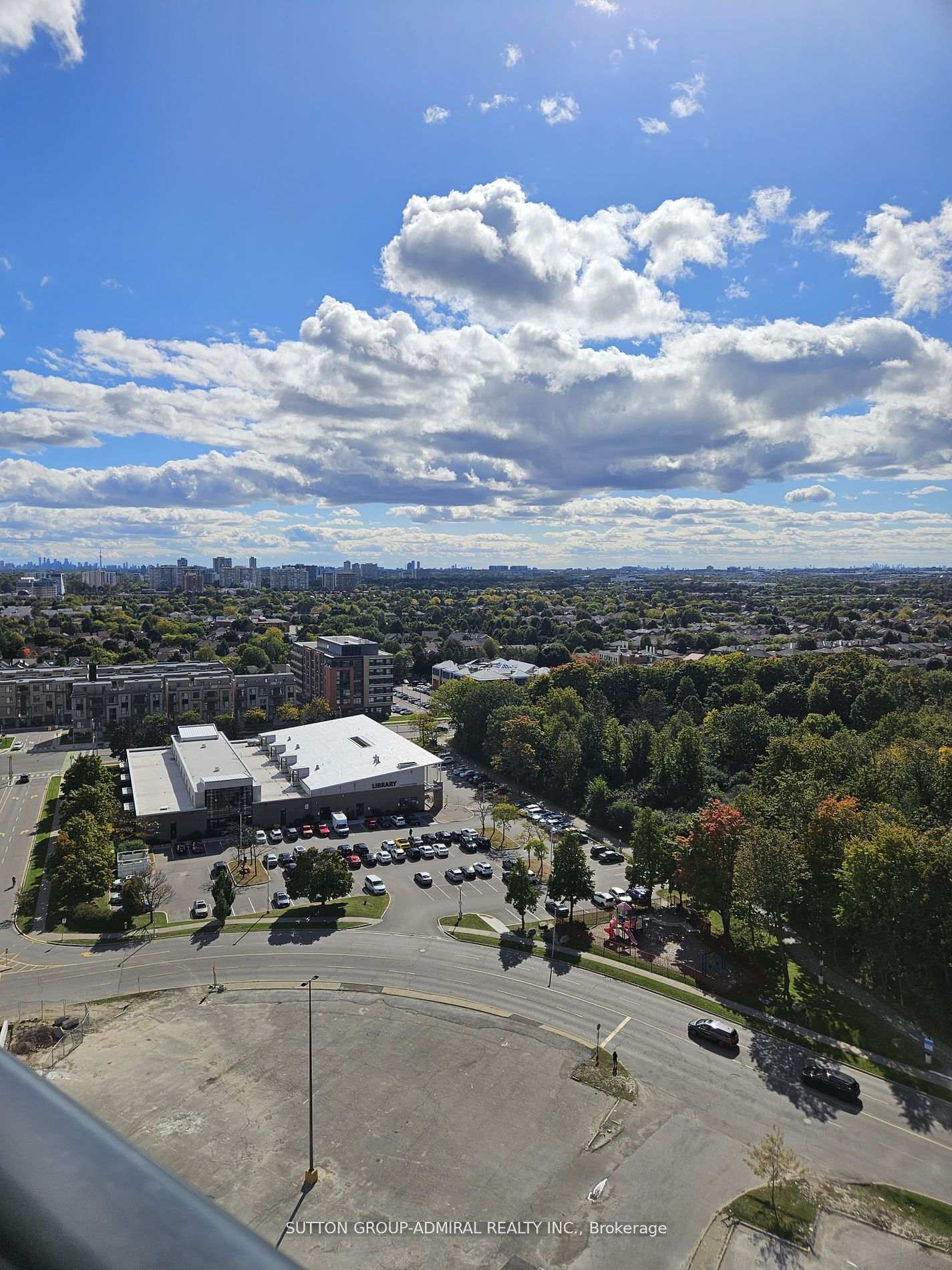 Photo 19 of Unit A1505, 30 Upper Mall Way, Vaughan, Brownridge — HOMEH