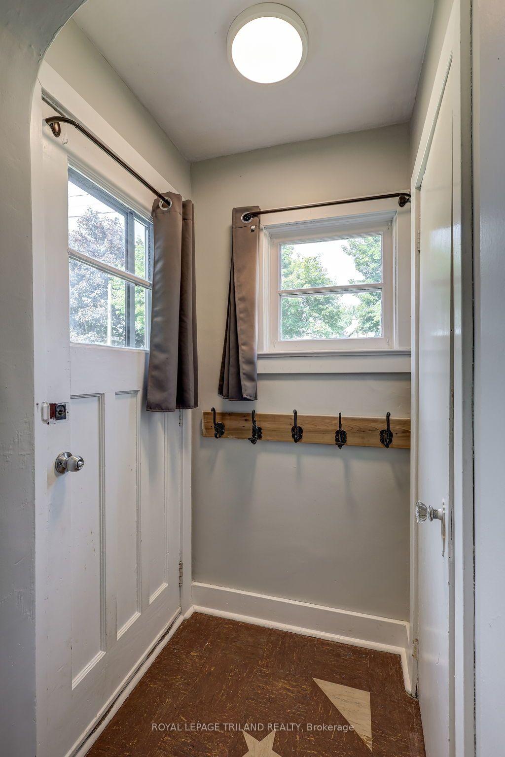 Photo 8 of 127 Hughes Street, St. Thomas — HOMEH
