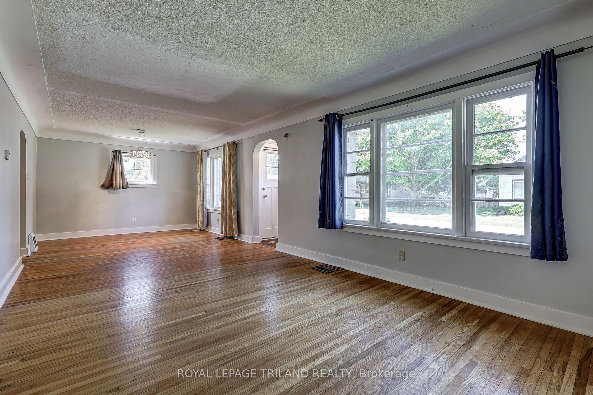 Photo 14 of 127 Hughes Street, St. Thomas — HOMEH