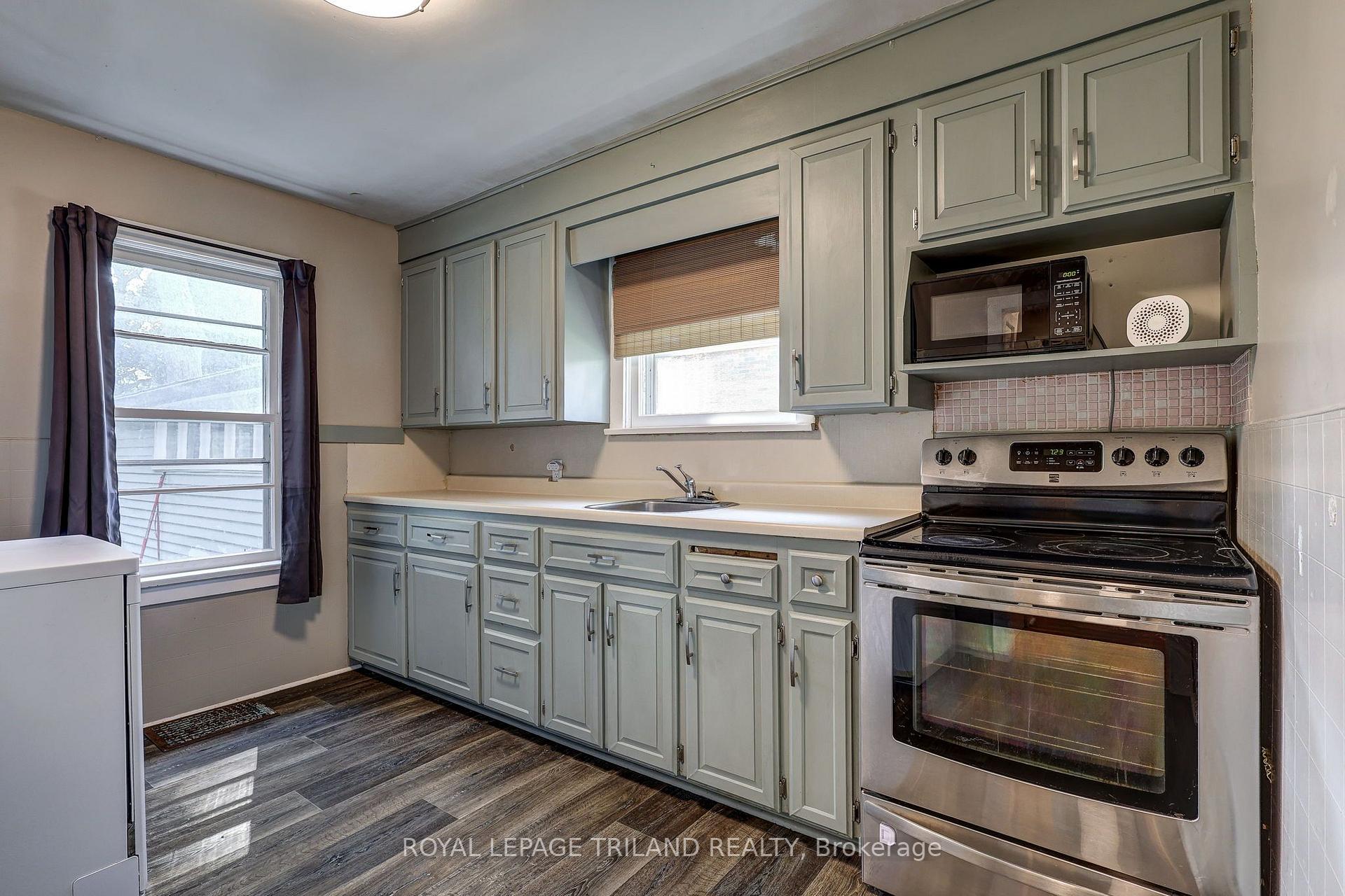 Photo 17 of 127 Hughes Street, St. Thomas — HOMEH