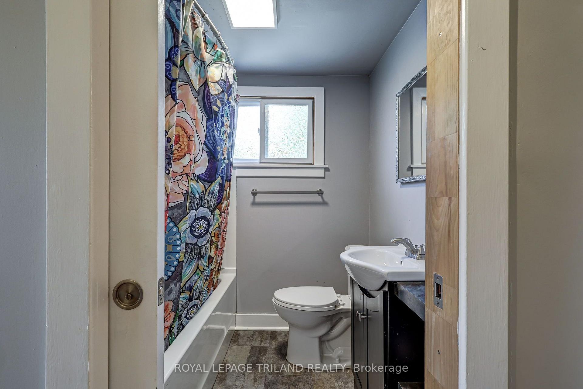 Photo 26 of 127 Hughes Street, St. Thomas — HOMEH