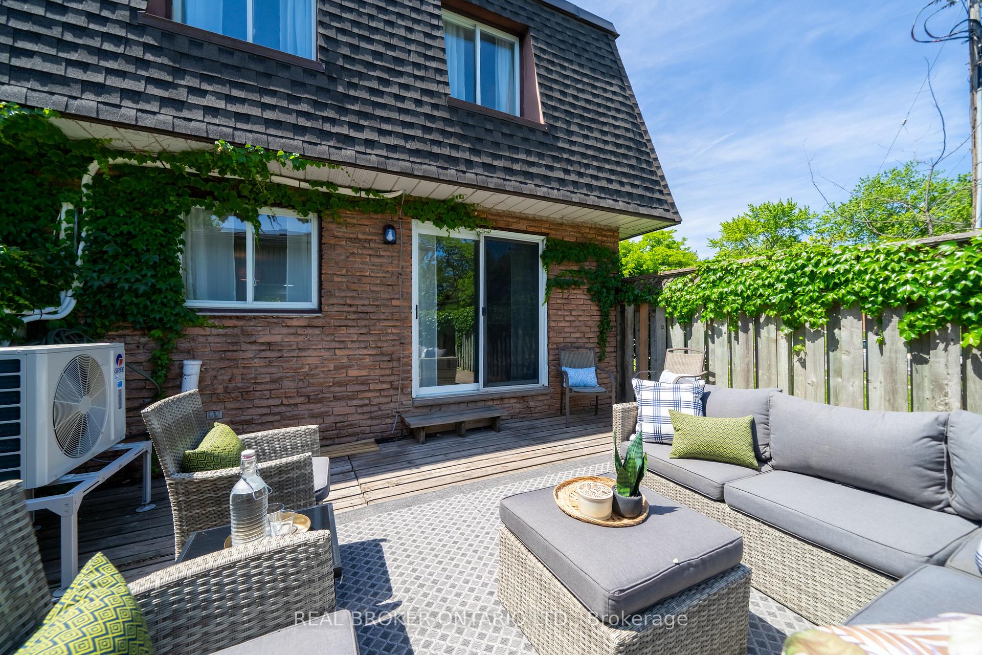 Photo 31 of Unit 1, 684 Dynes Road, Burlington, Roseland — HOMEH